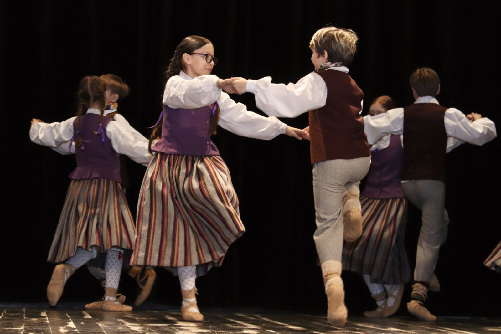 Dejo bērnu deju kolektīvs