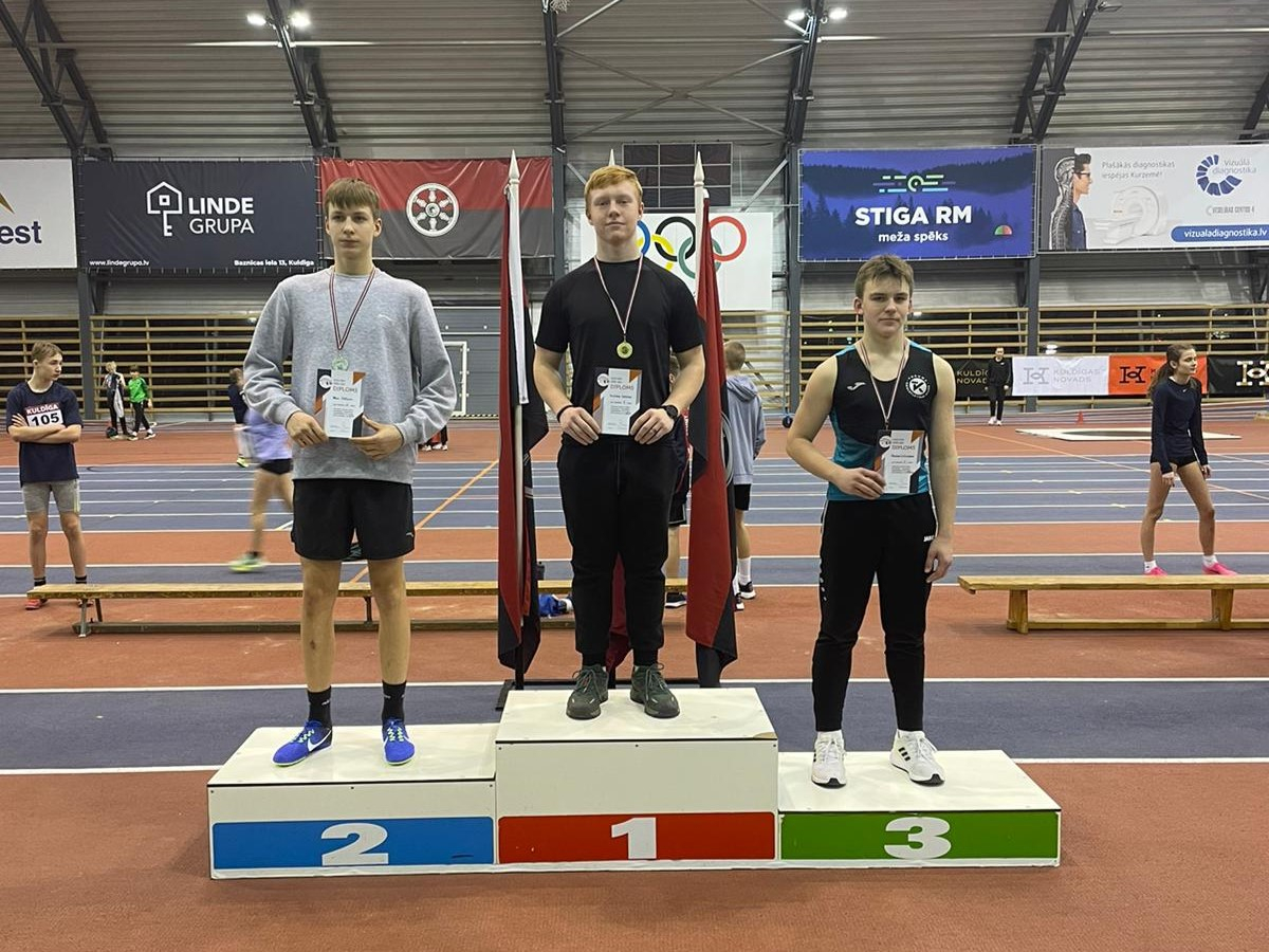 Sportisti ar diplomiem