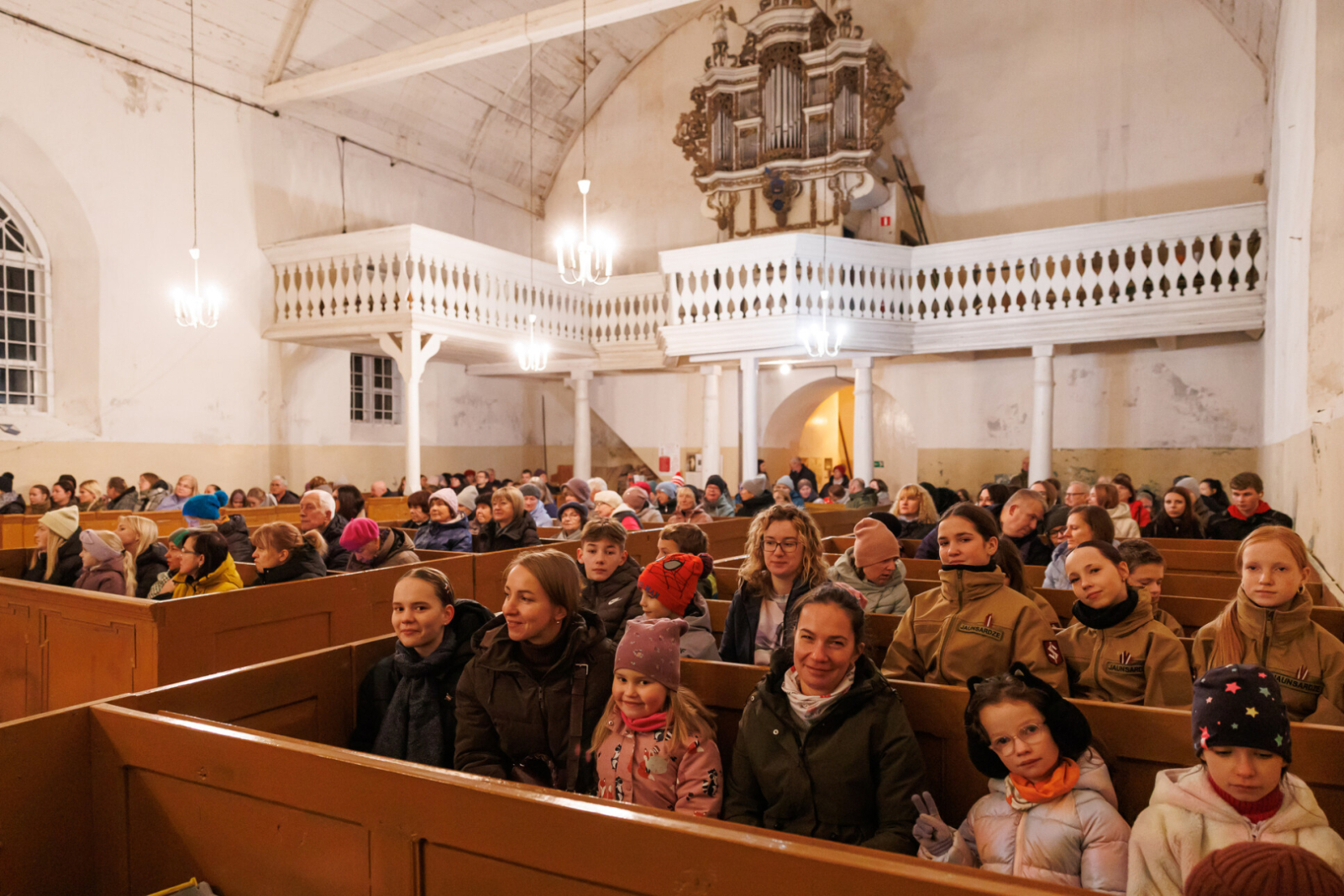 Iedzīvotāji ieradušies uz Igo koncertu