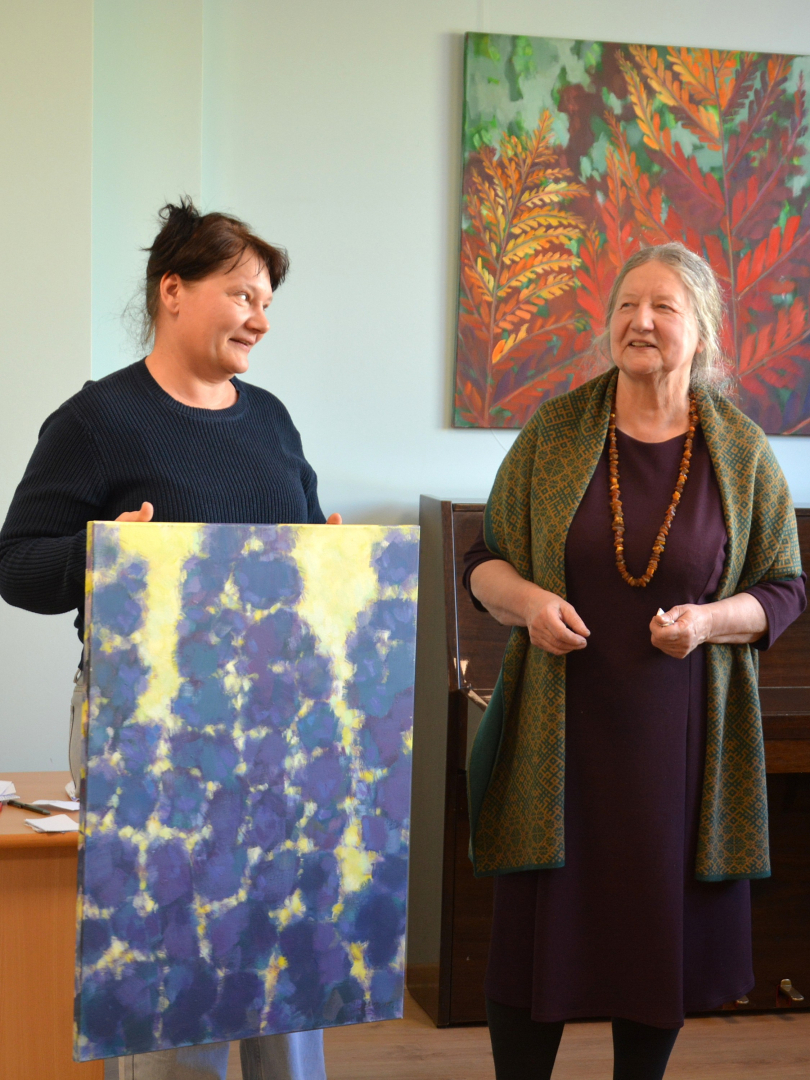 Māksliniece ar skatītāju