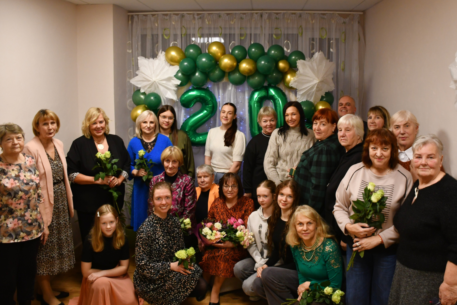 Jauniešu centra svinības noritēja sirsnīgi