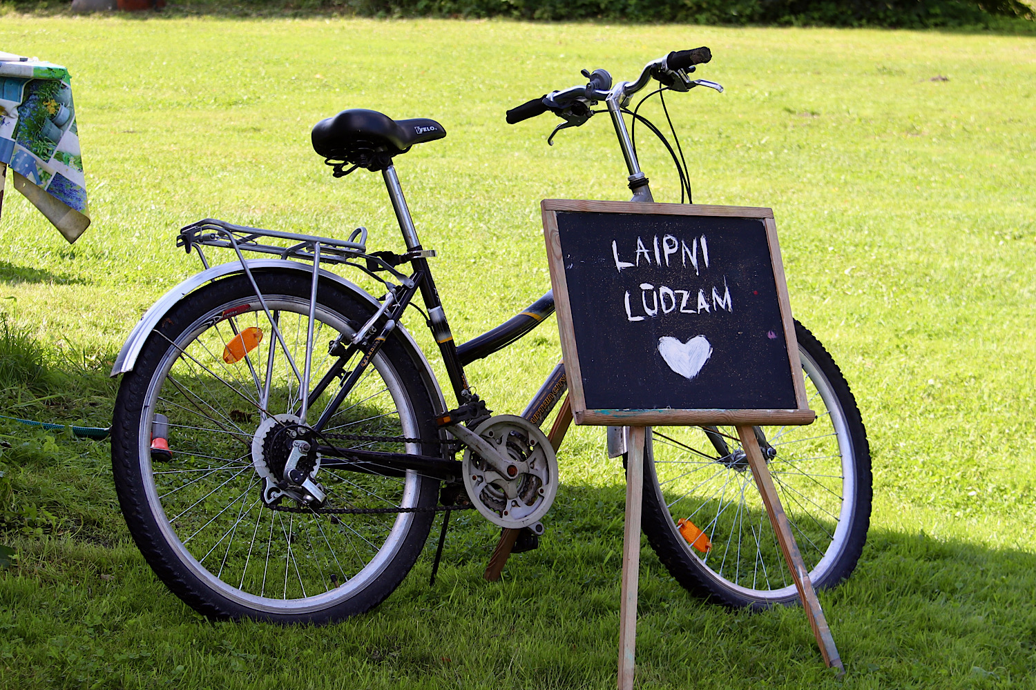 Velosipēds un norāde