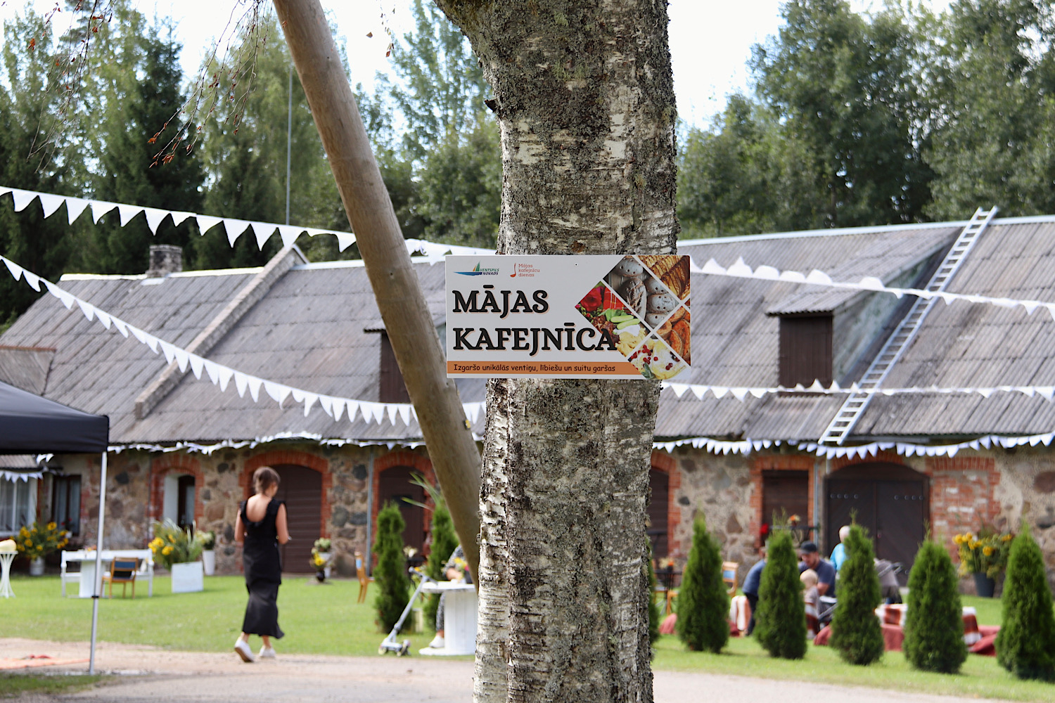 Mājas kafejnīcu dienu zīme