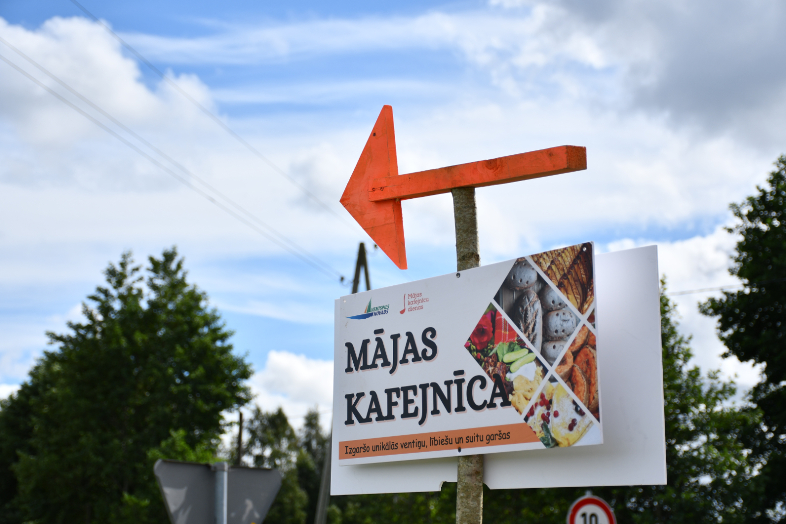 Norāde uz mājas kafejnīcu