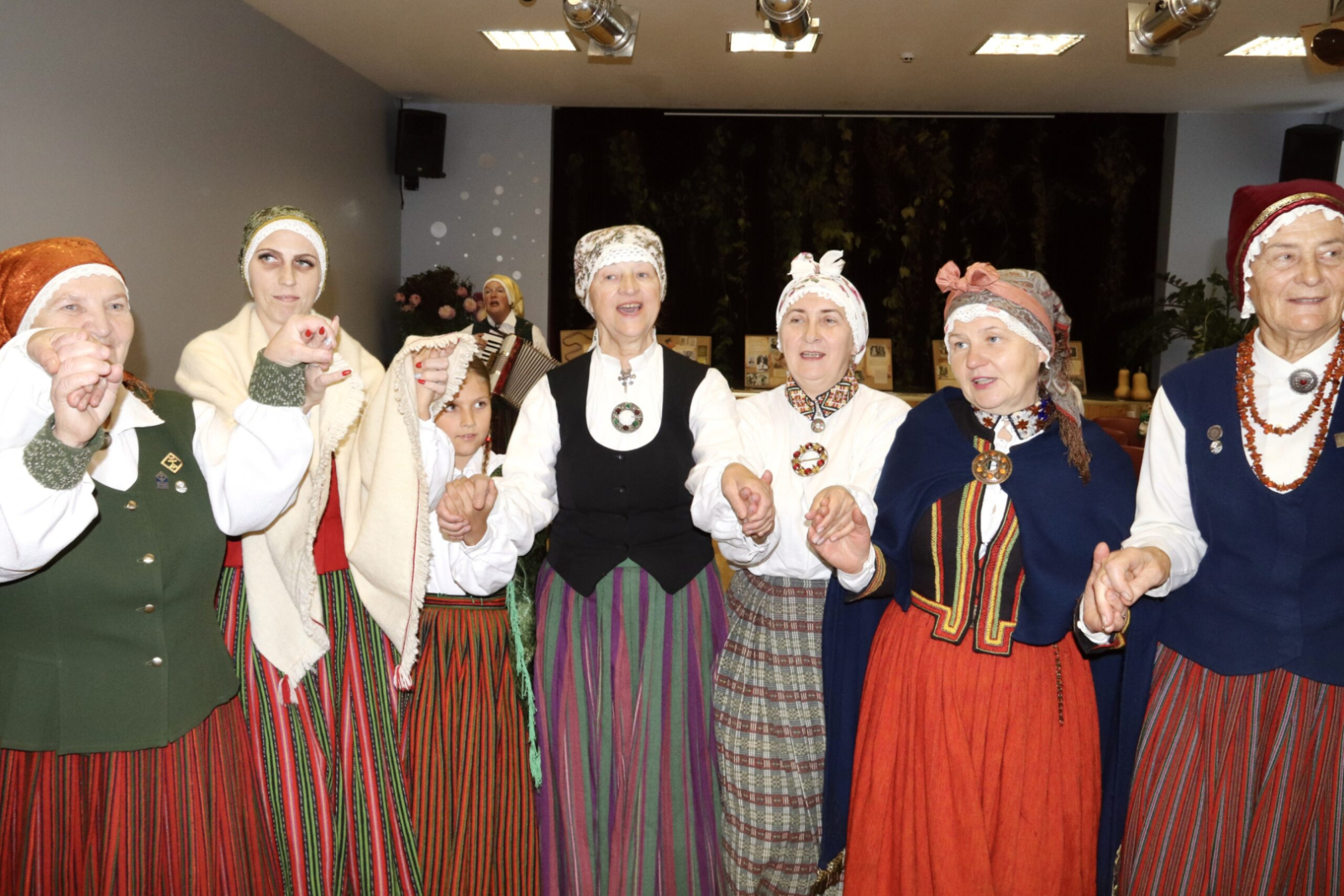Dejo pasākuma apmeklētāji