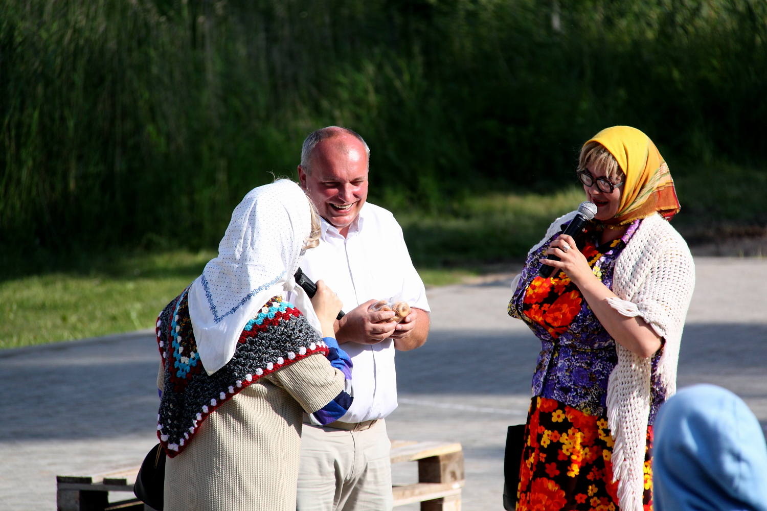 Uzrunas un teātris