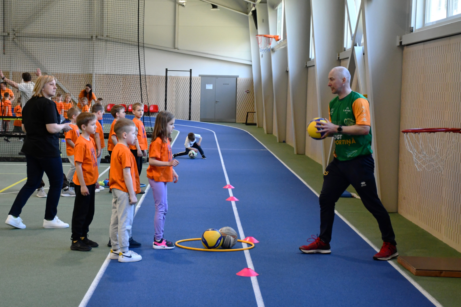 Berni piedalās sportiskās aktivitātēs