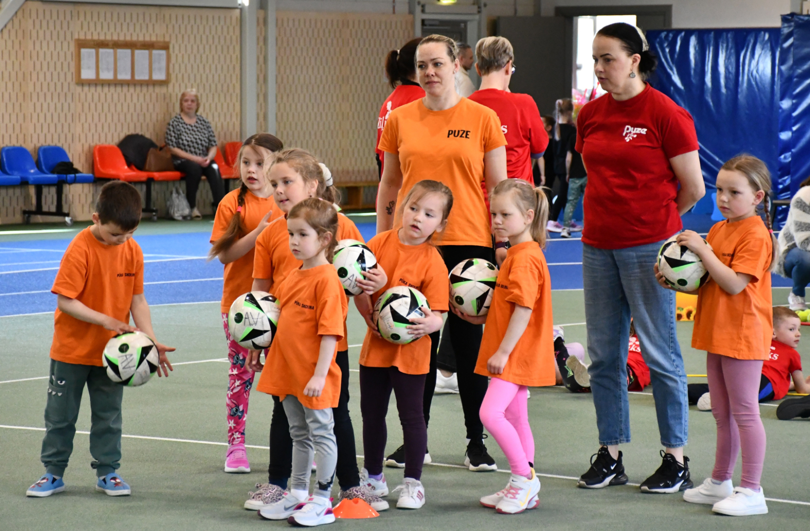 Berni piedalās sportiskās aktivitātēs