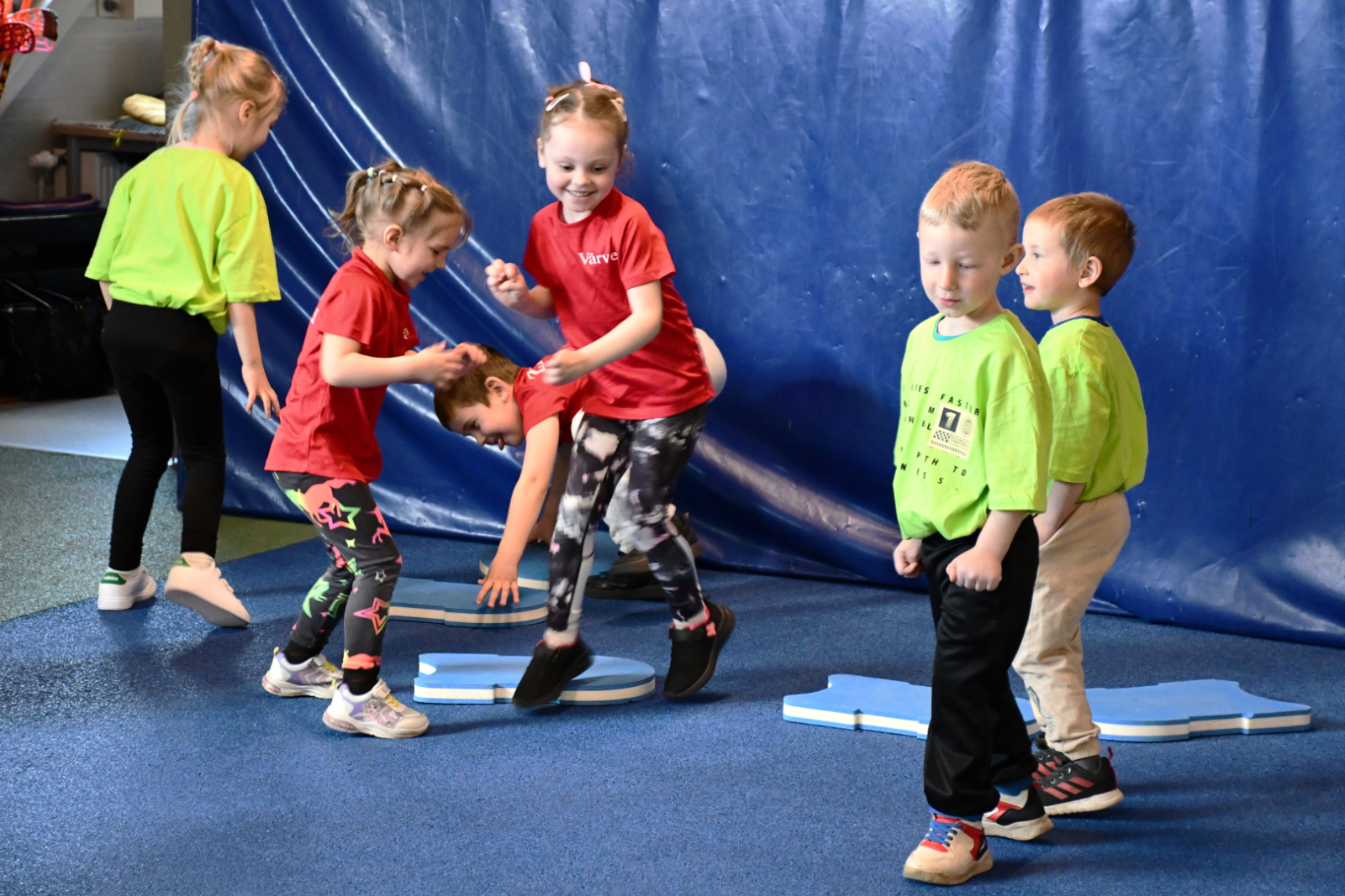 Berni piedalās sportiskās aktivitātēs