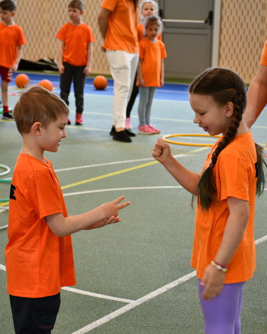 Berni piedalās sportiskās aktivitātēs