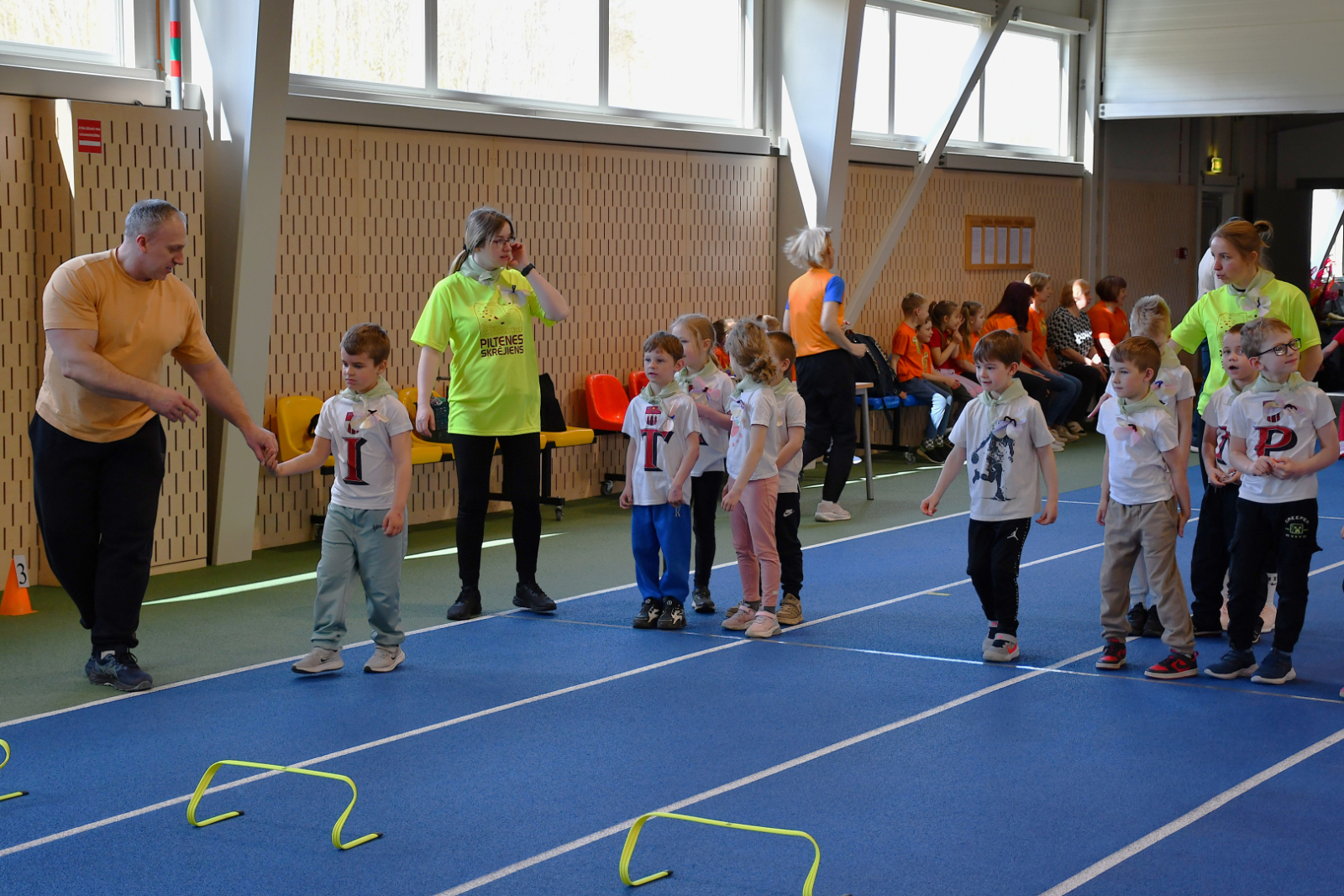 Berni piedalās sportiskās aktivitātēs