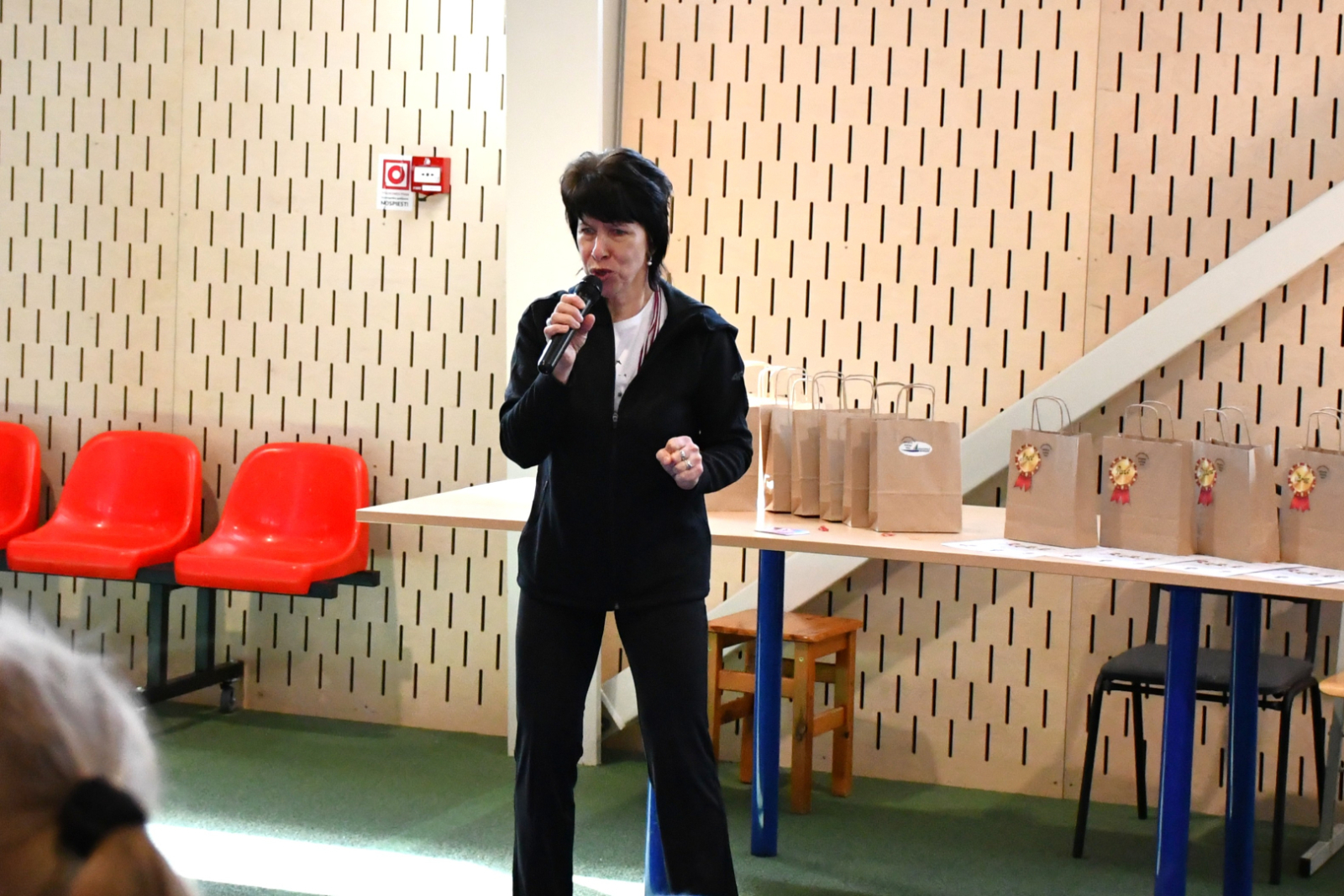 Bērni piedalās sportiskās aktivitātēs