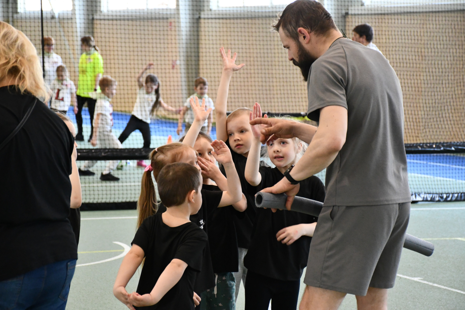 Berni piedalās sportiskās aktivitātēs