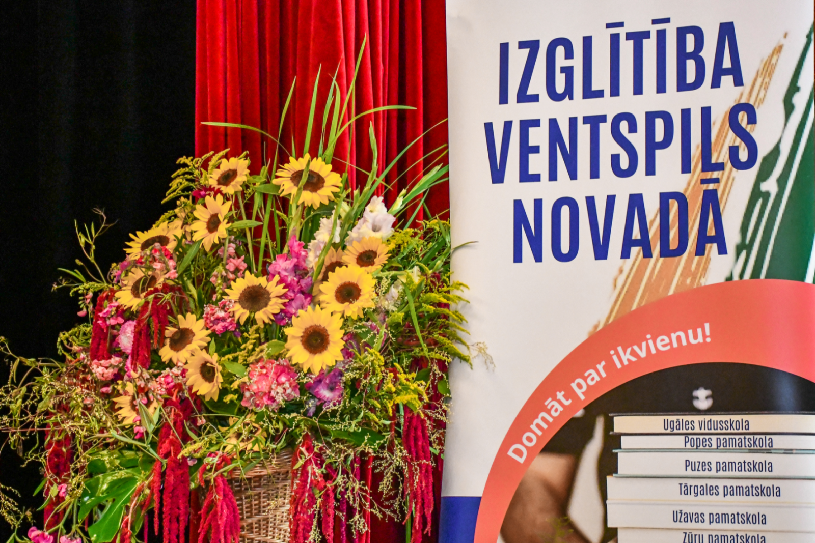 Saulespuķu izkārtojums