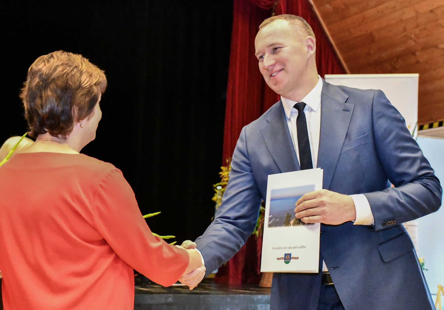 Andis Zariņš apbalvo pedagogus