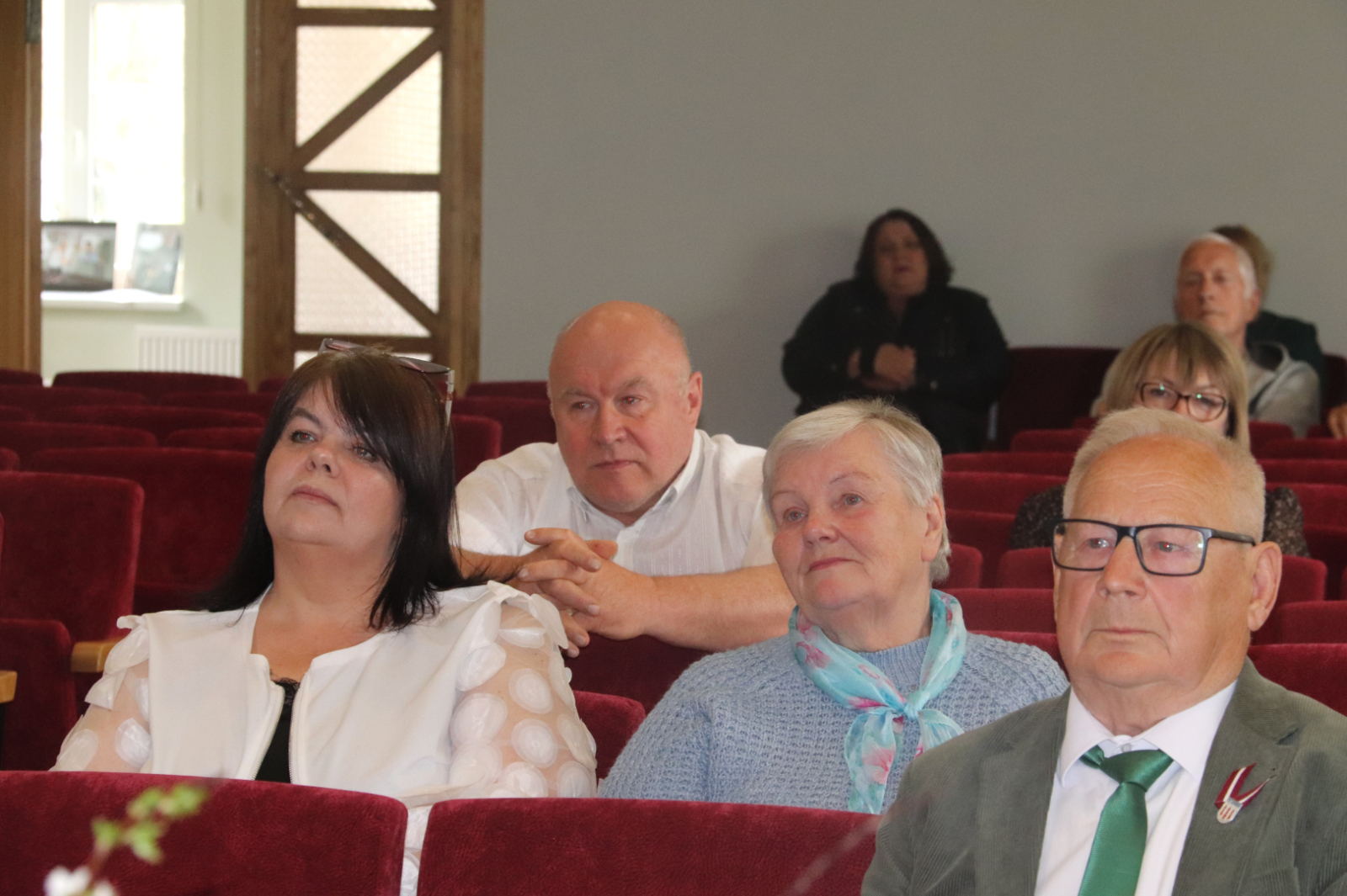 Jānis Freimanis saņem pateicību par ilggadējo darbu