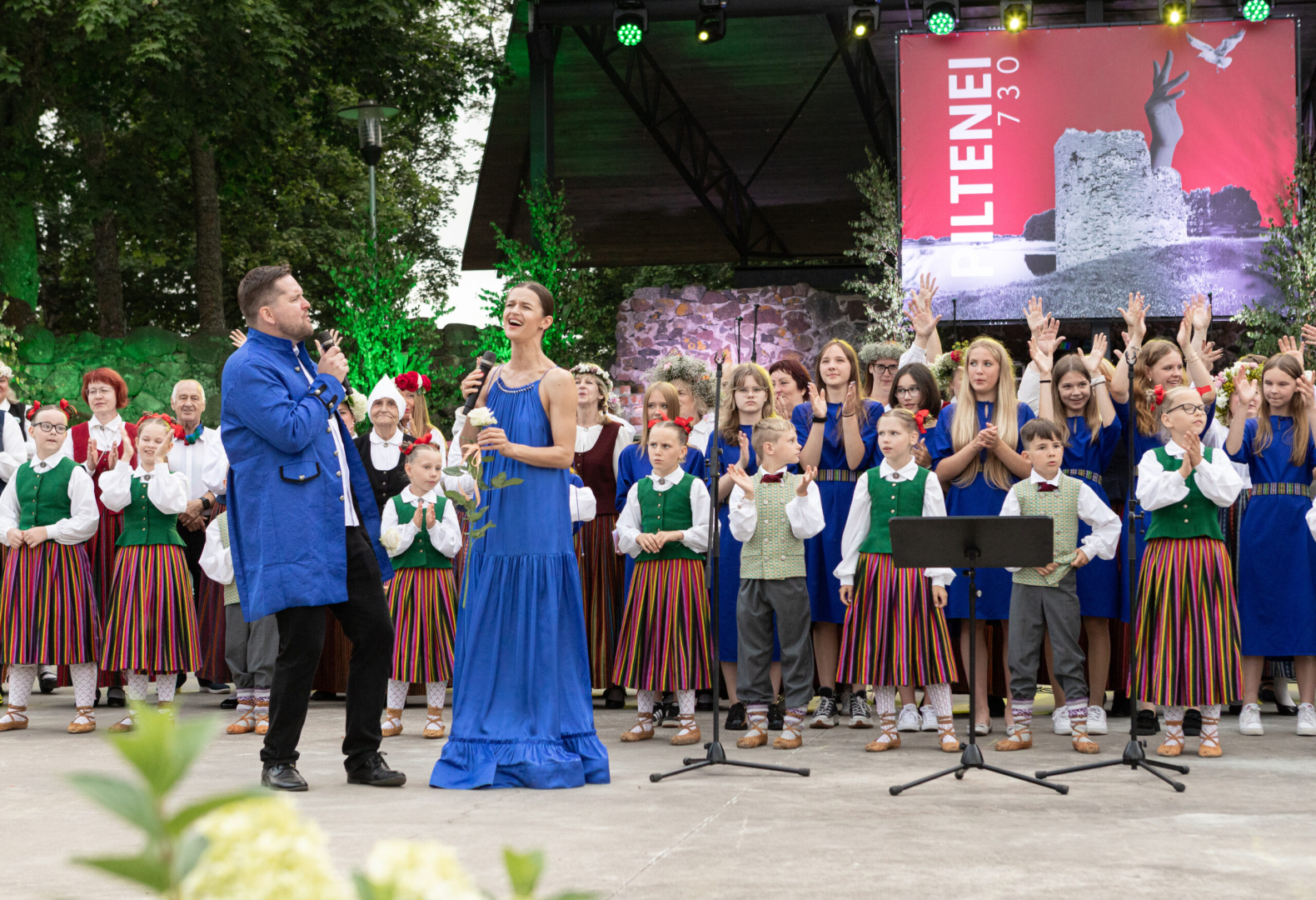 Piltenes estrādē izskan koncerts "Piltenes leģenda"
