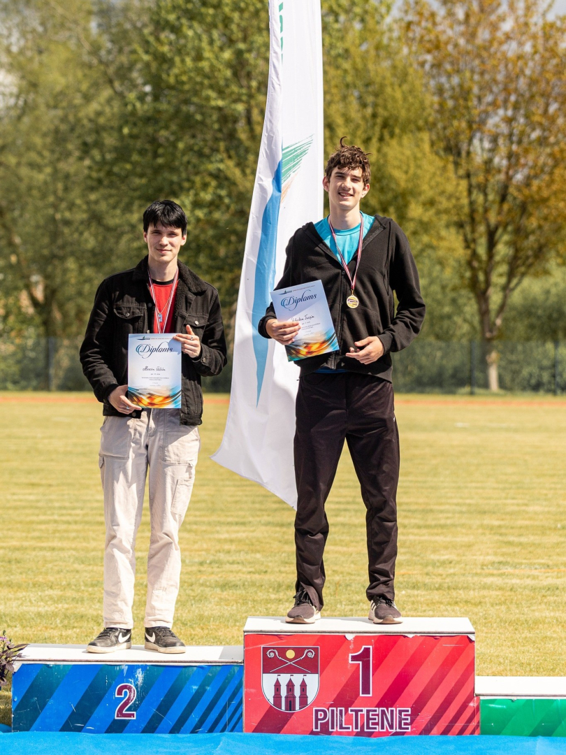 Sportisti ar diplomiem