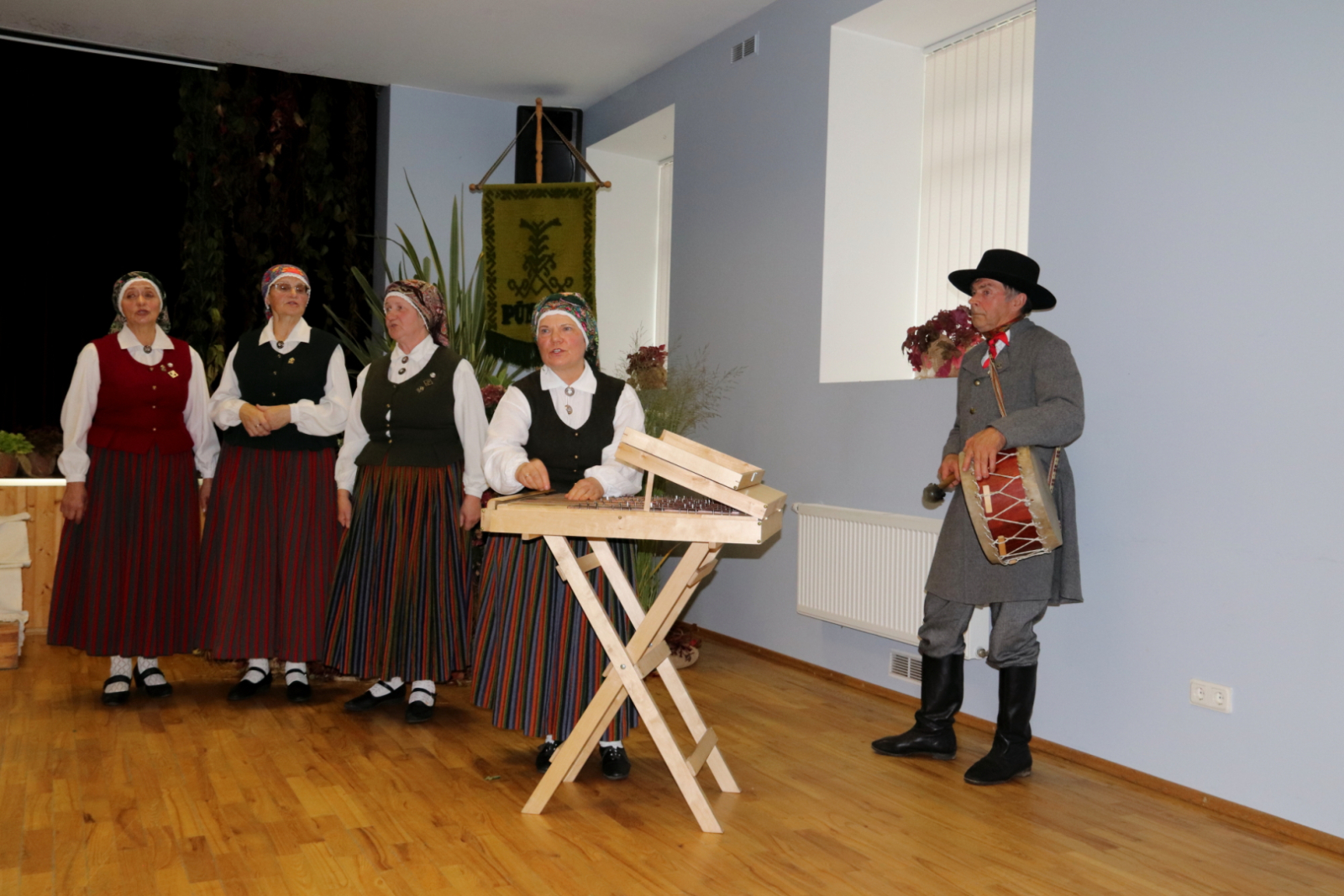 Folkloras kopa sveic jubilārus