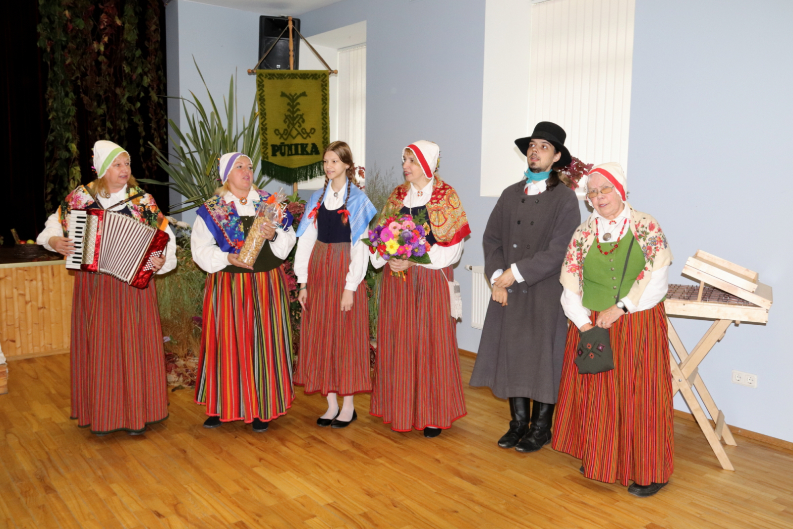 Folkloras kopa sveic jubilārus