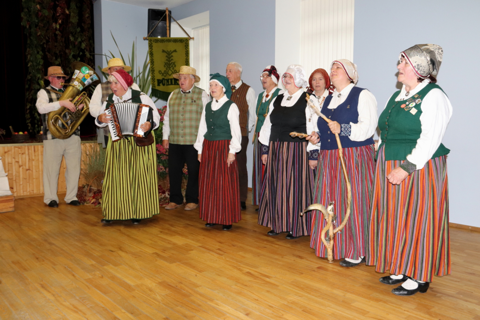Folkloras kopa sveic jubilārus