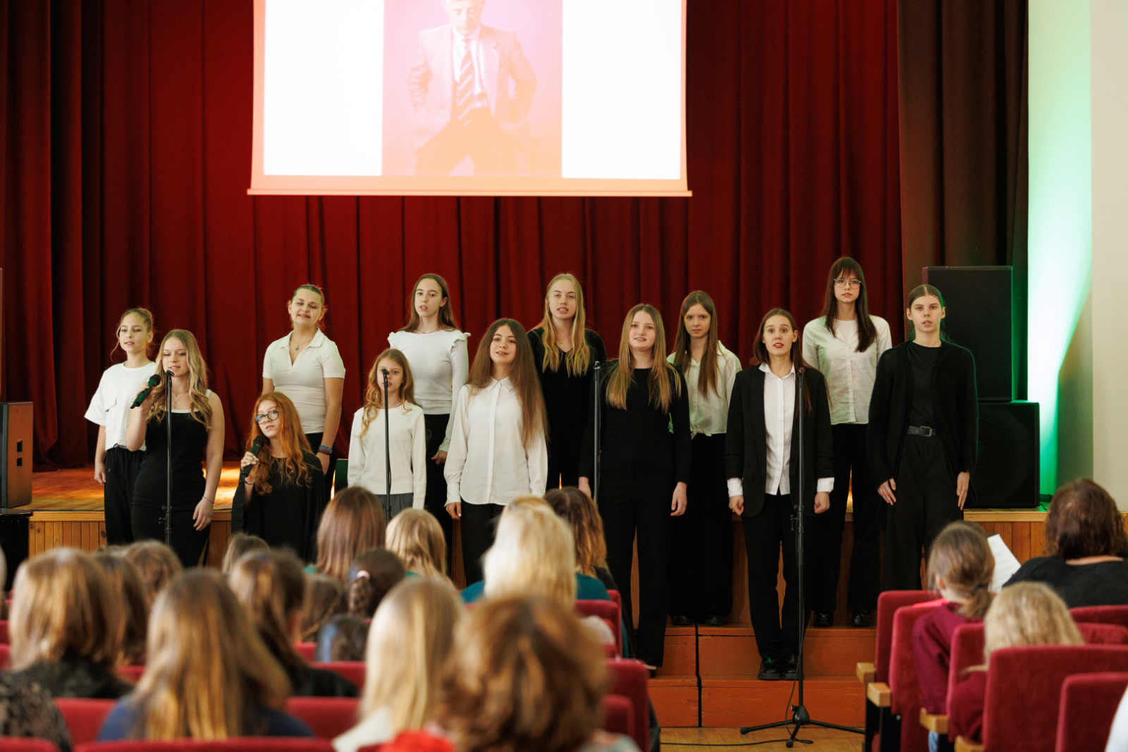 Ventspils novada skolēnu vokālo ansambļu un koru koncerts – sirsnīgs veltījums Raimonda Paula daiļradei