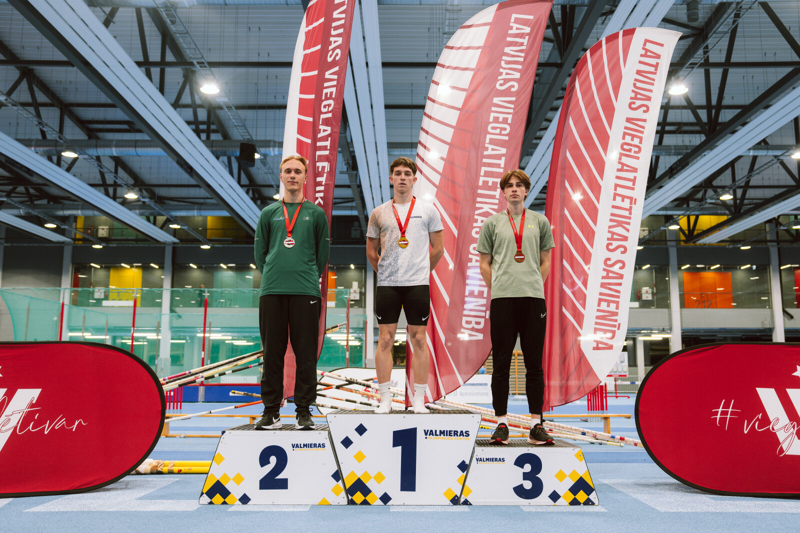 Ralfs uz pjedestāla