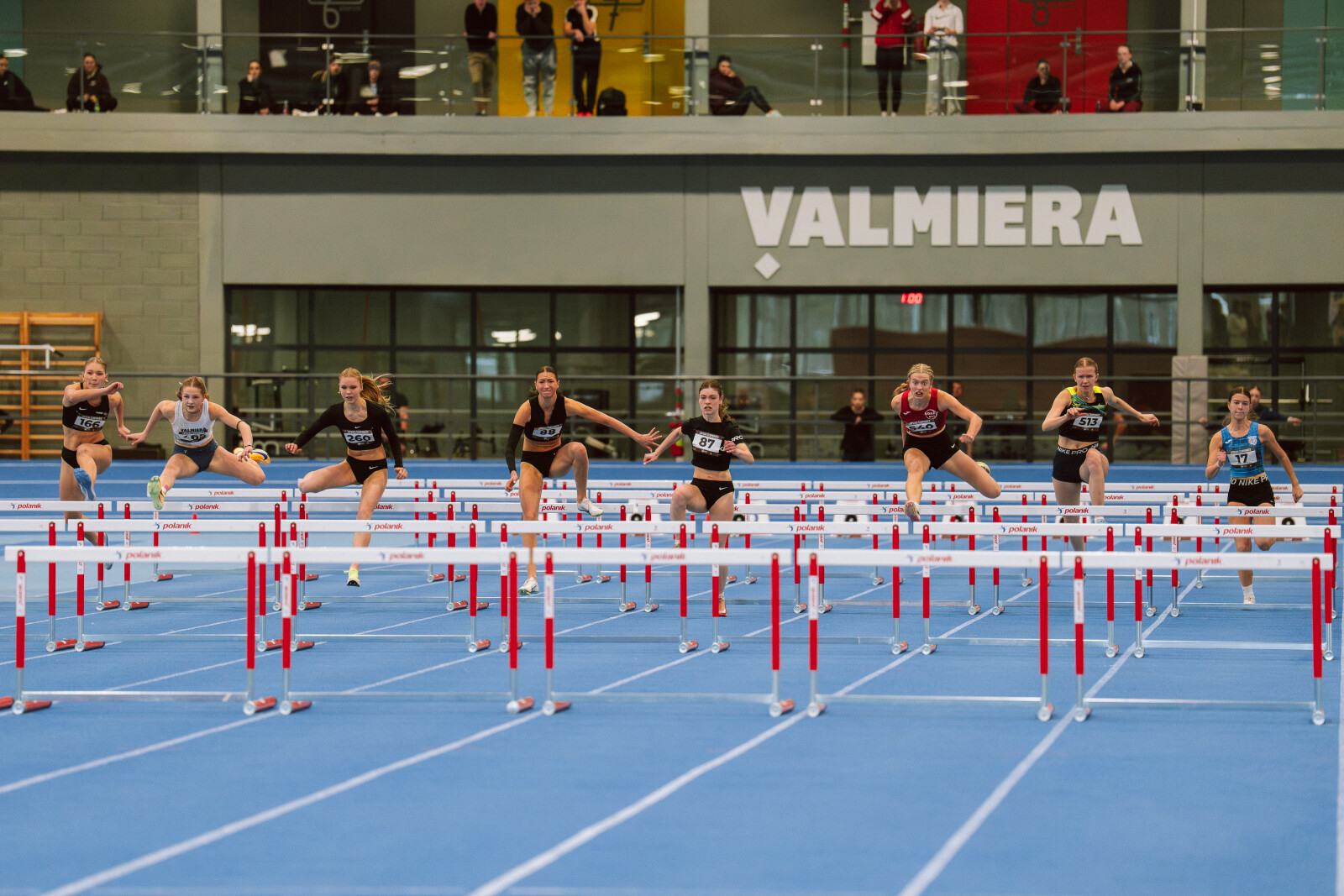 Sabīne lec pāri barjerām