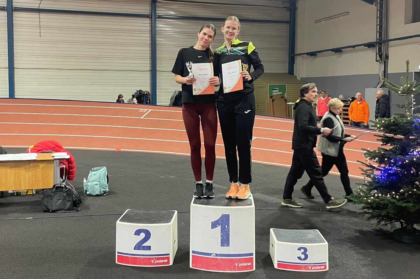 Sabīnei 1. vieta 60 m/b