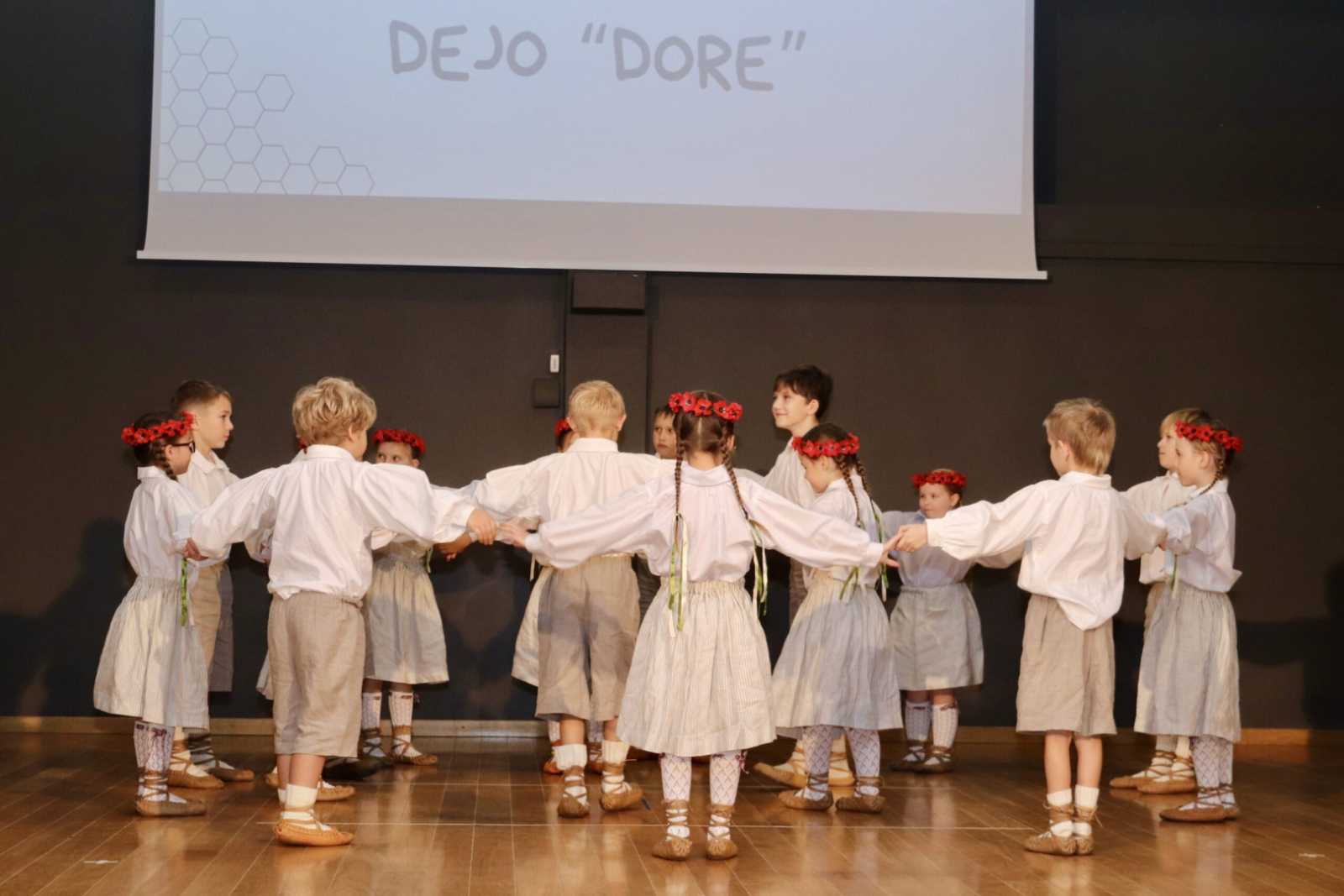 Dejo bērnu deju kolektīvs