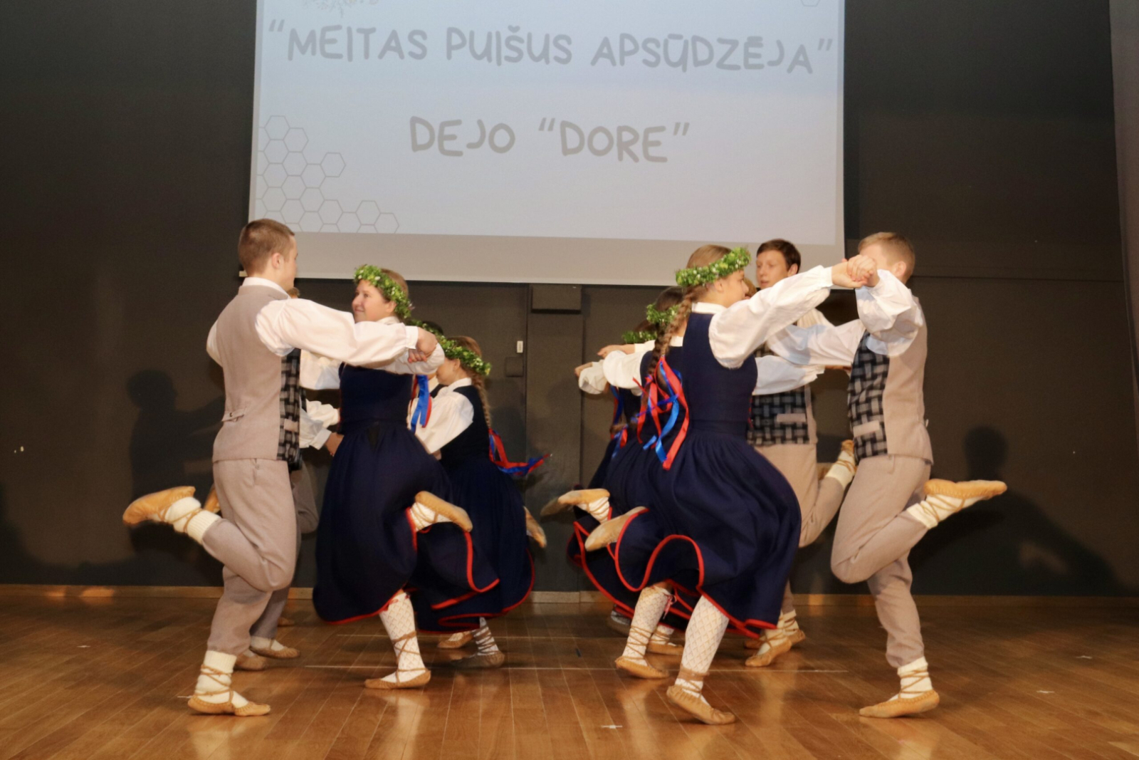 Dejo bērnu deju kolektīvs