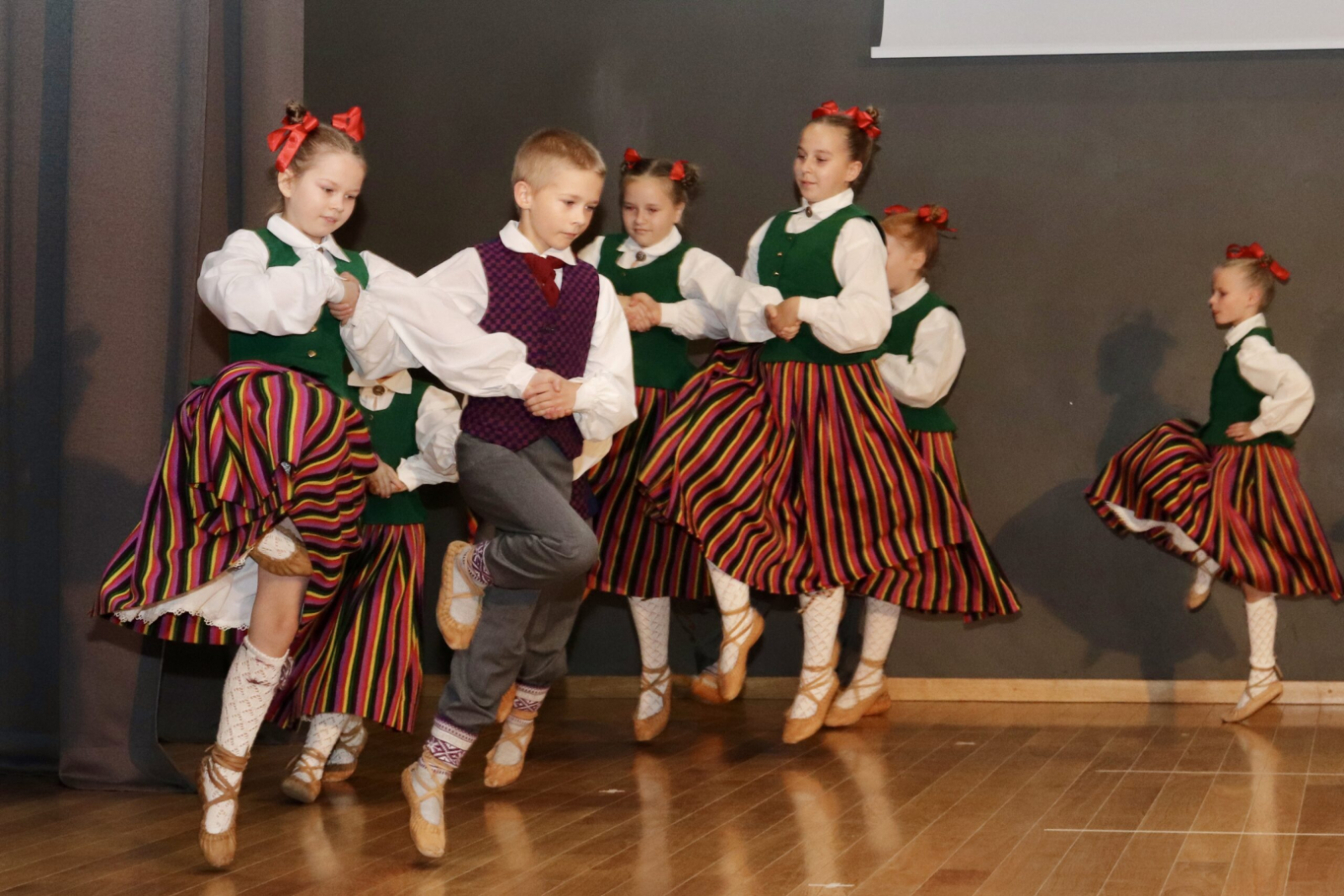 Dejo bērnu deju kolektīvs