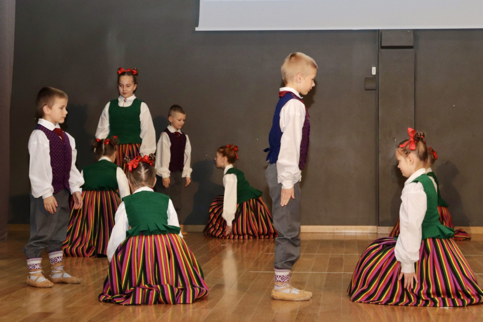Dejo bērnu deju kolektīvs