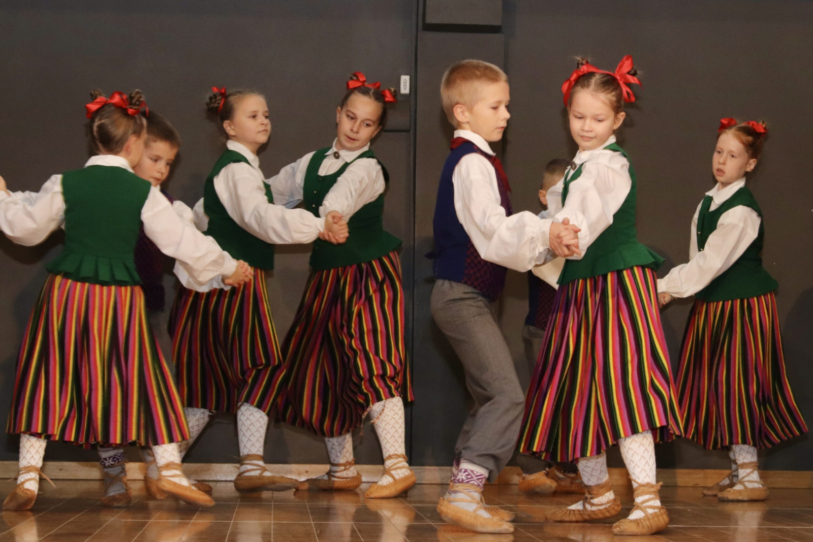Dejo bērnu deju kolektīvs