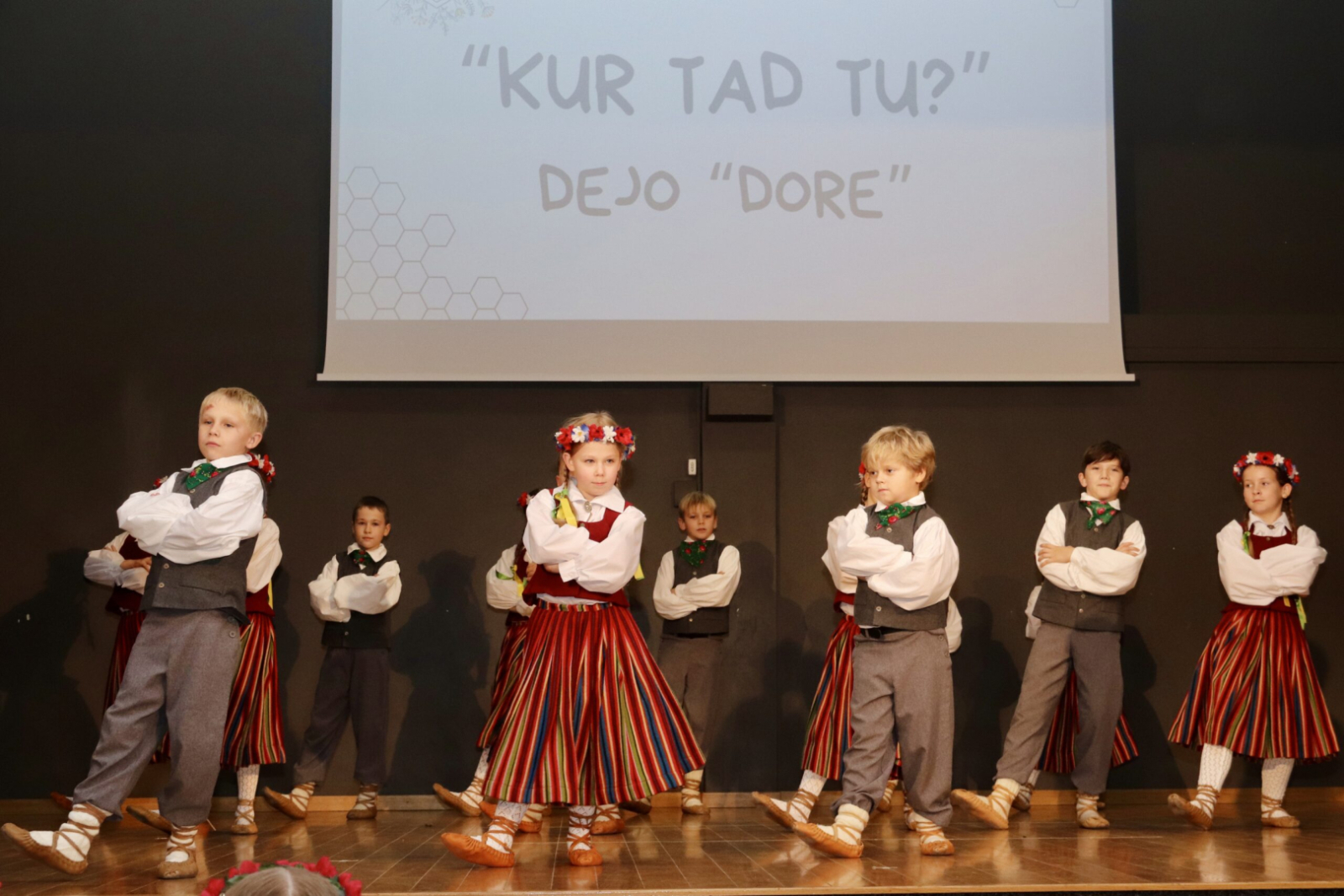 Dejo bērnu deju kolektīvs