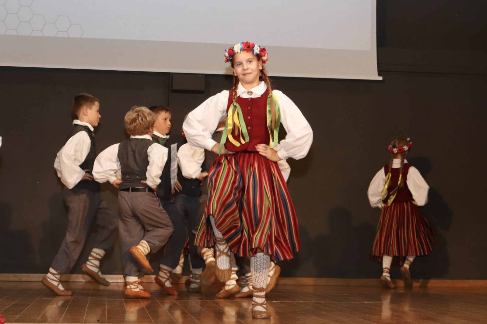 Dejo bērnu deju kolektīvs