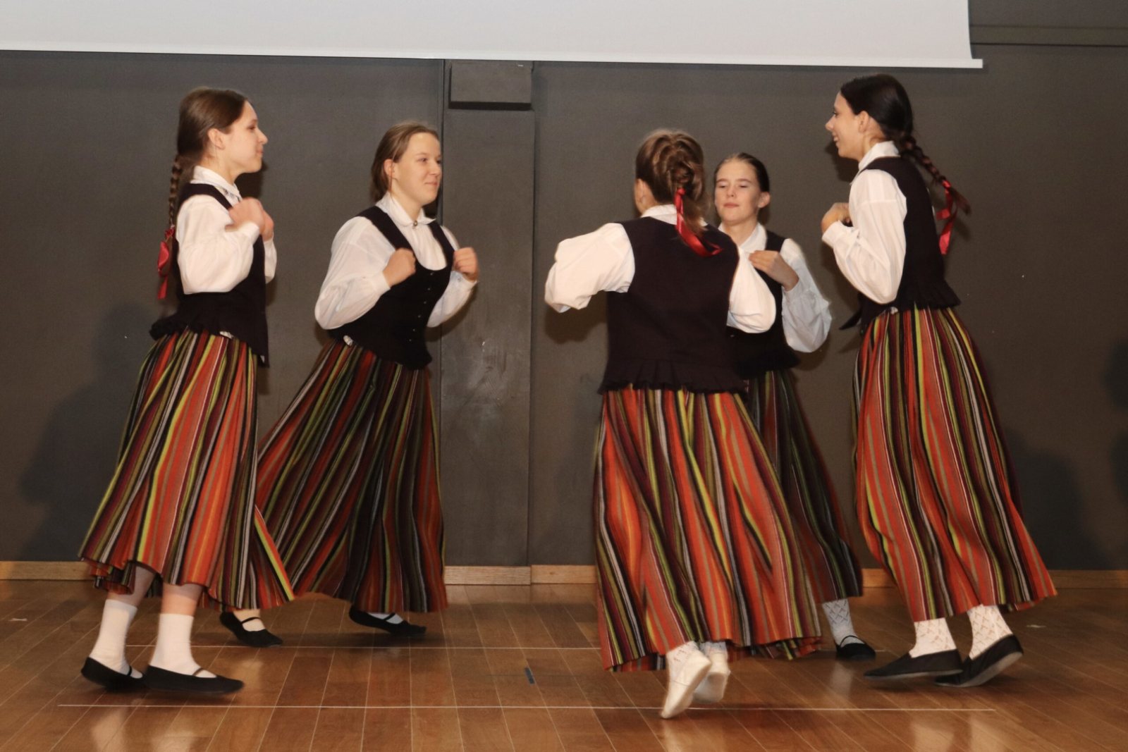 Dejo bērnu deju kolektīvs