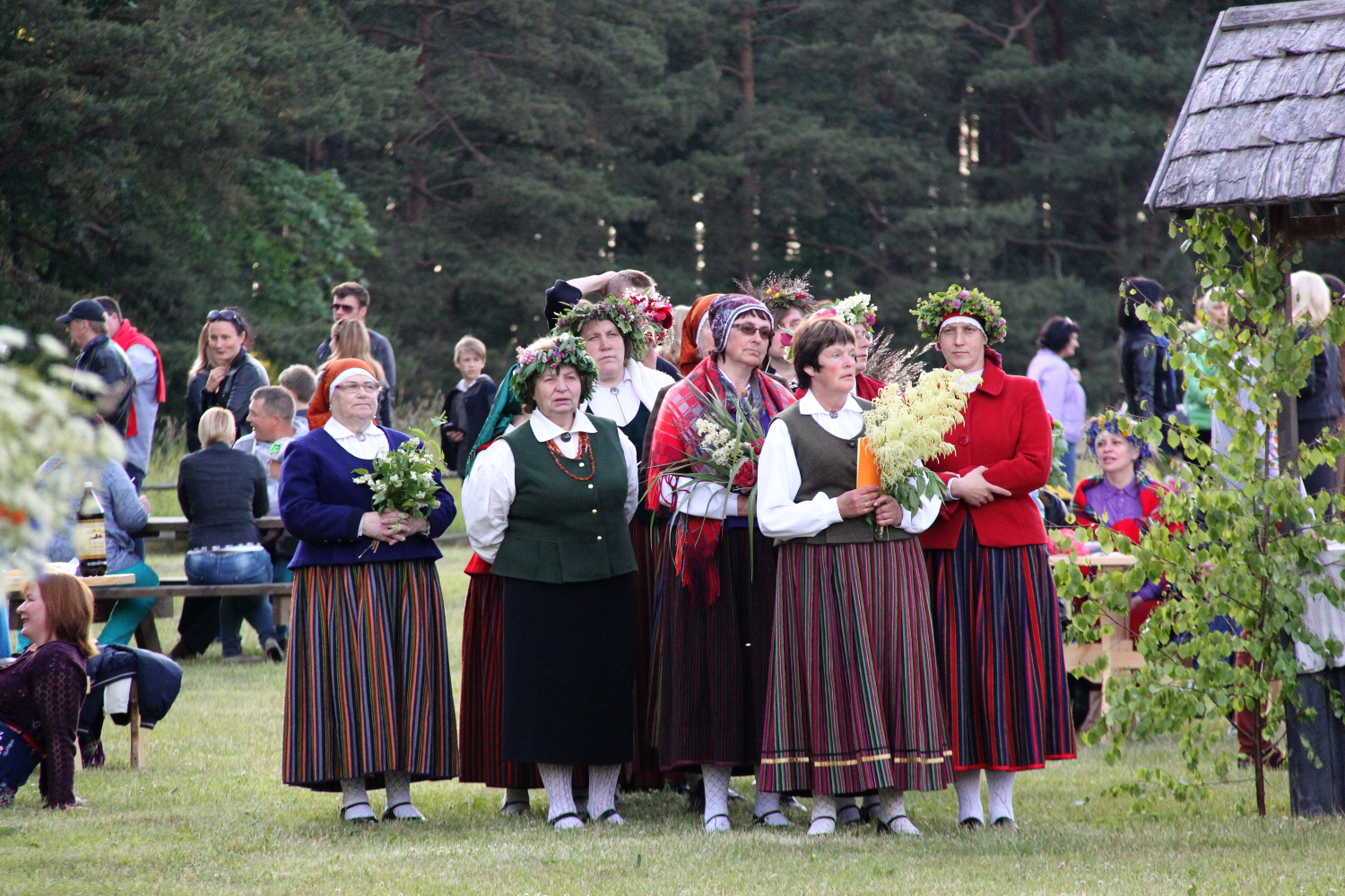 Dzied folkloras kopas