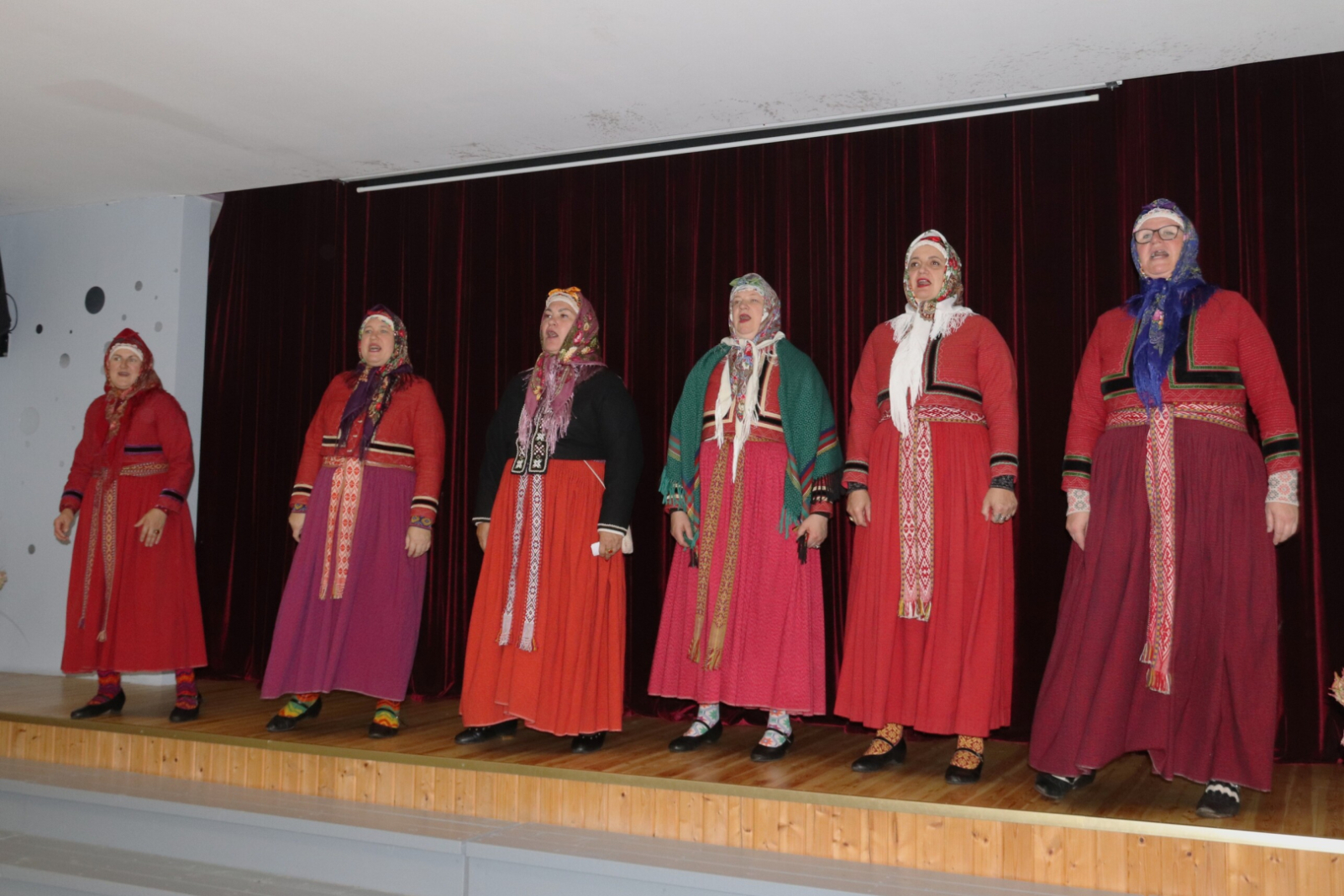 Maģie suiti uzstājās