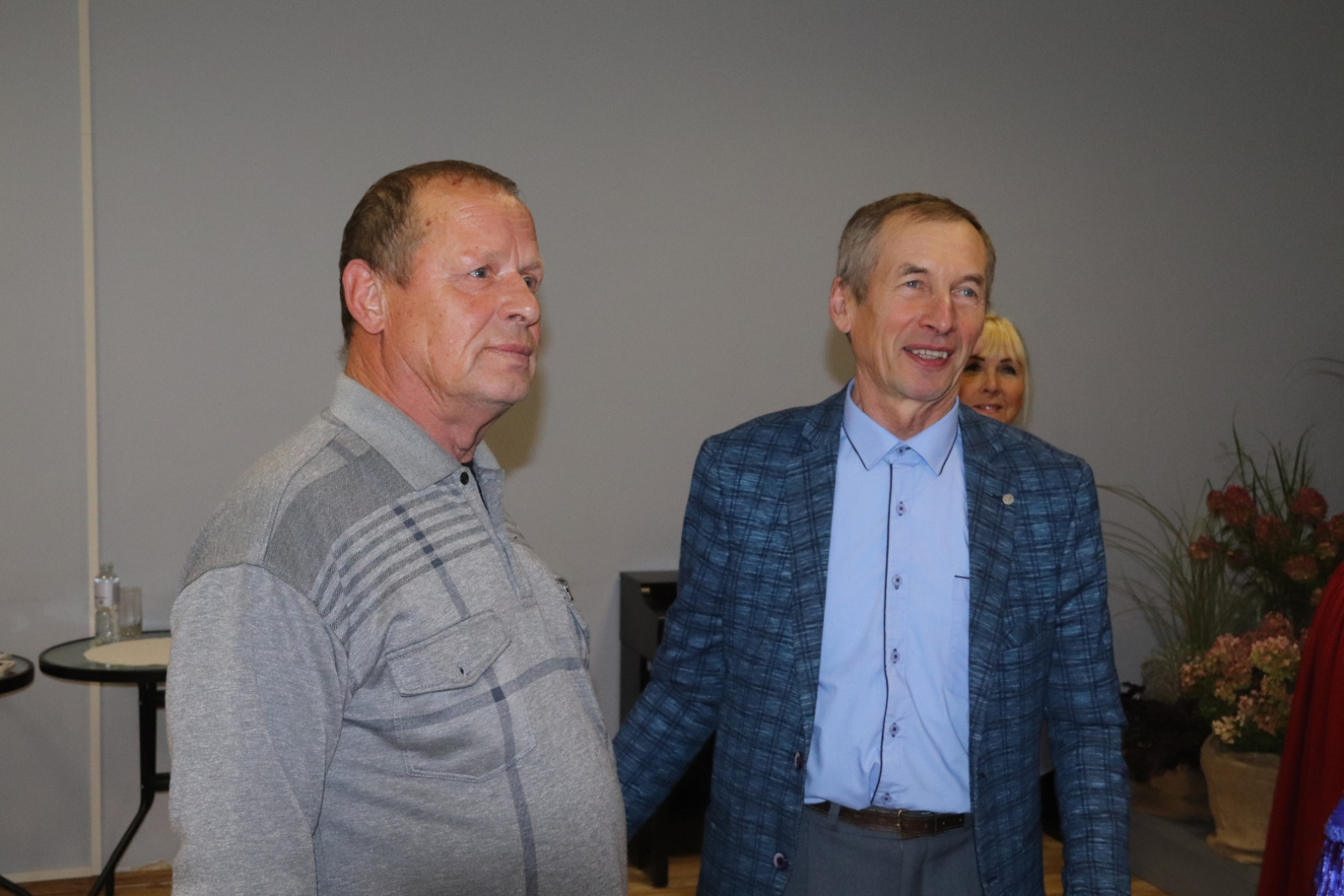 Seniorus iepriecināja mūziķi