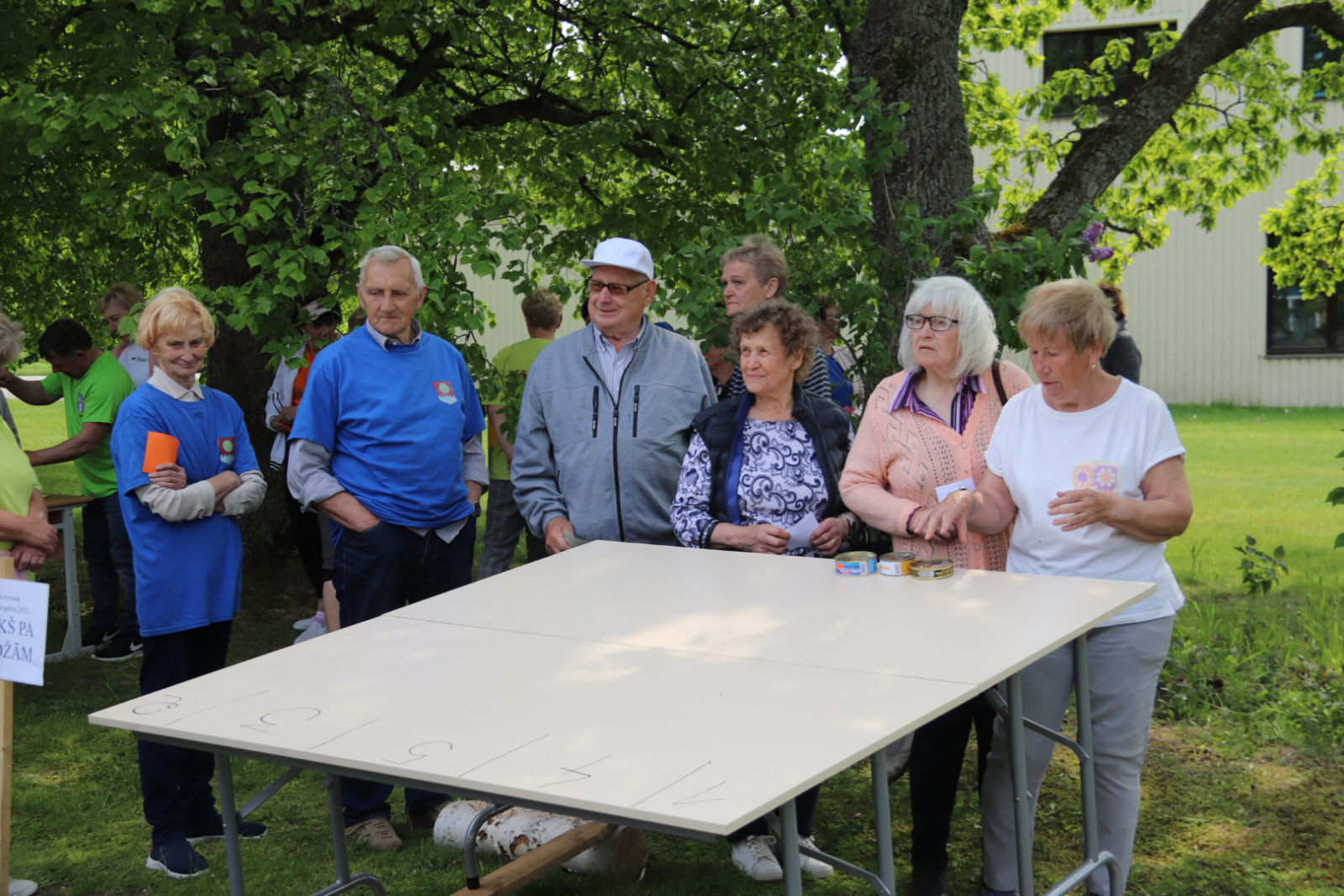 Seniori piedalās aktivitātēs