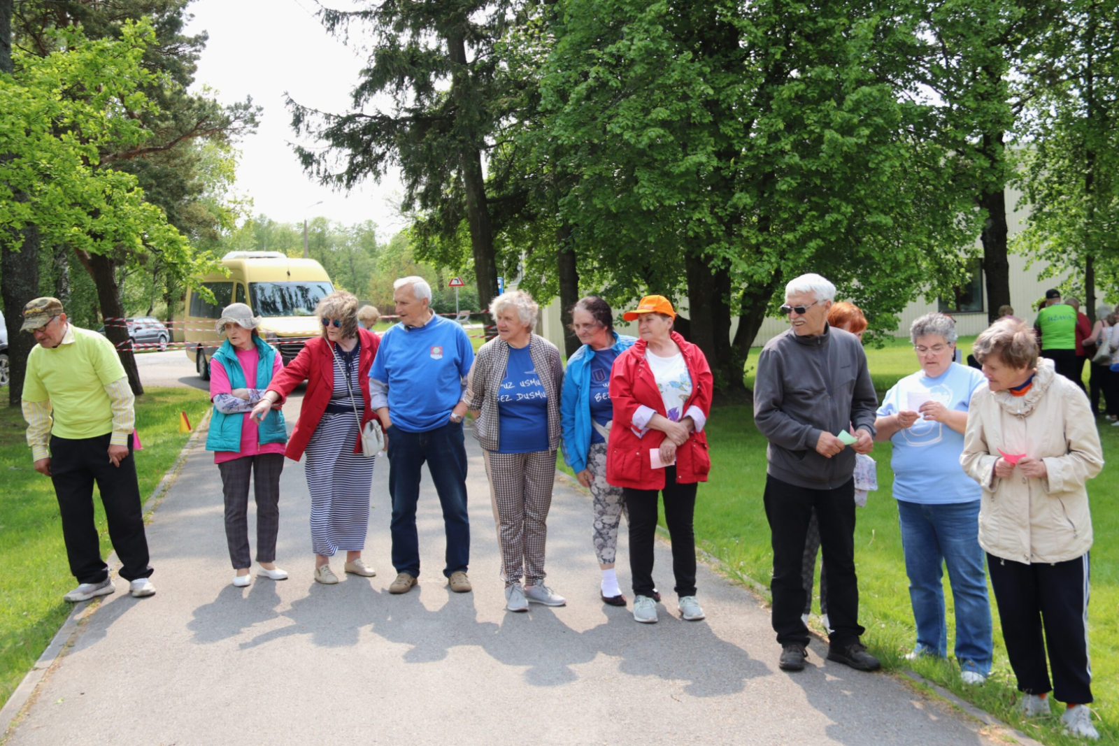 Seniori piedalās aktivitātēs