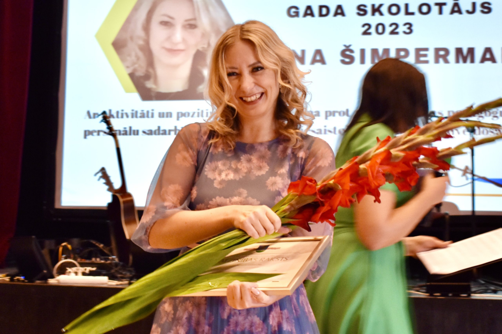 Apbalvotais ar ziediem