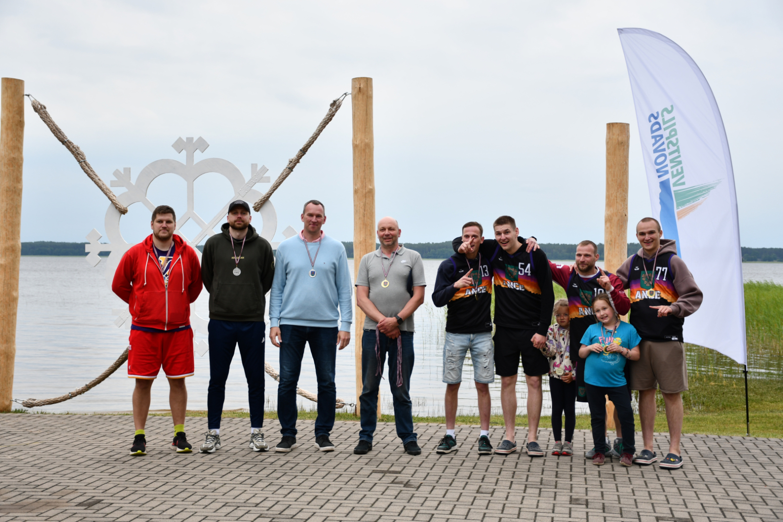 Komandas apmierinātas ar uzvaru