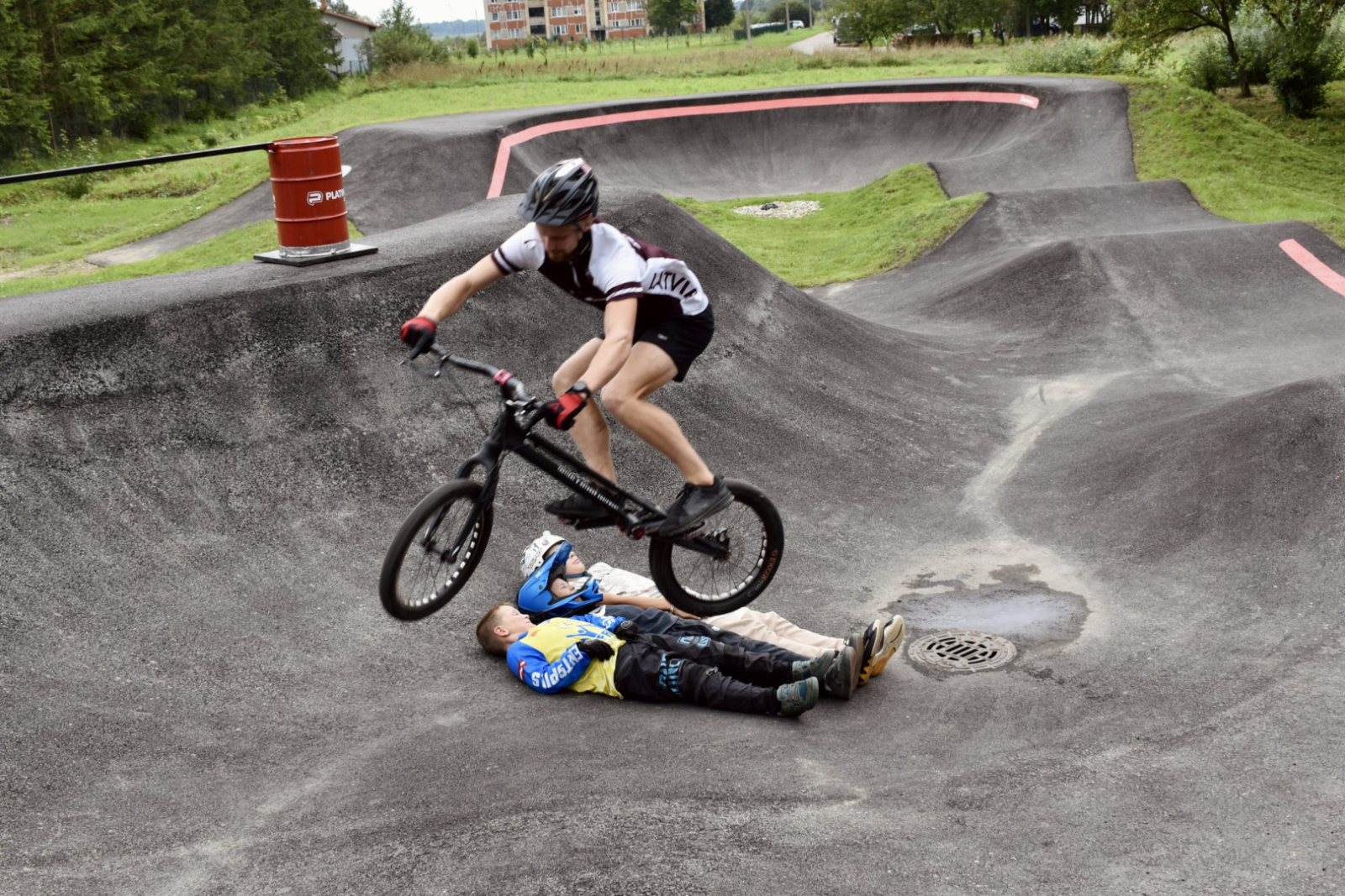 Triki velotrasē