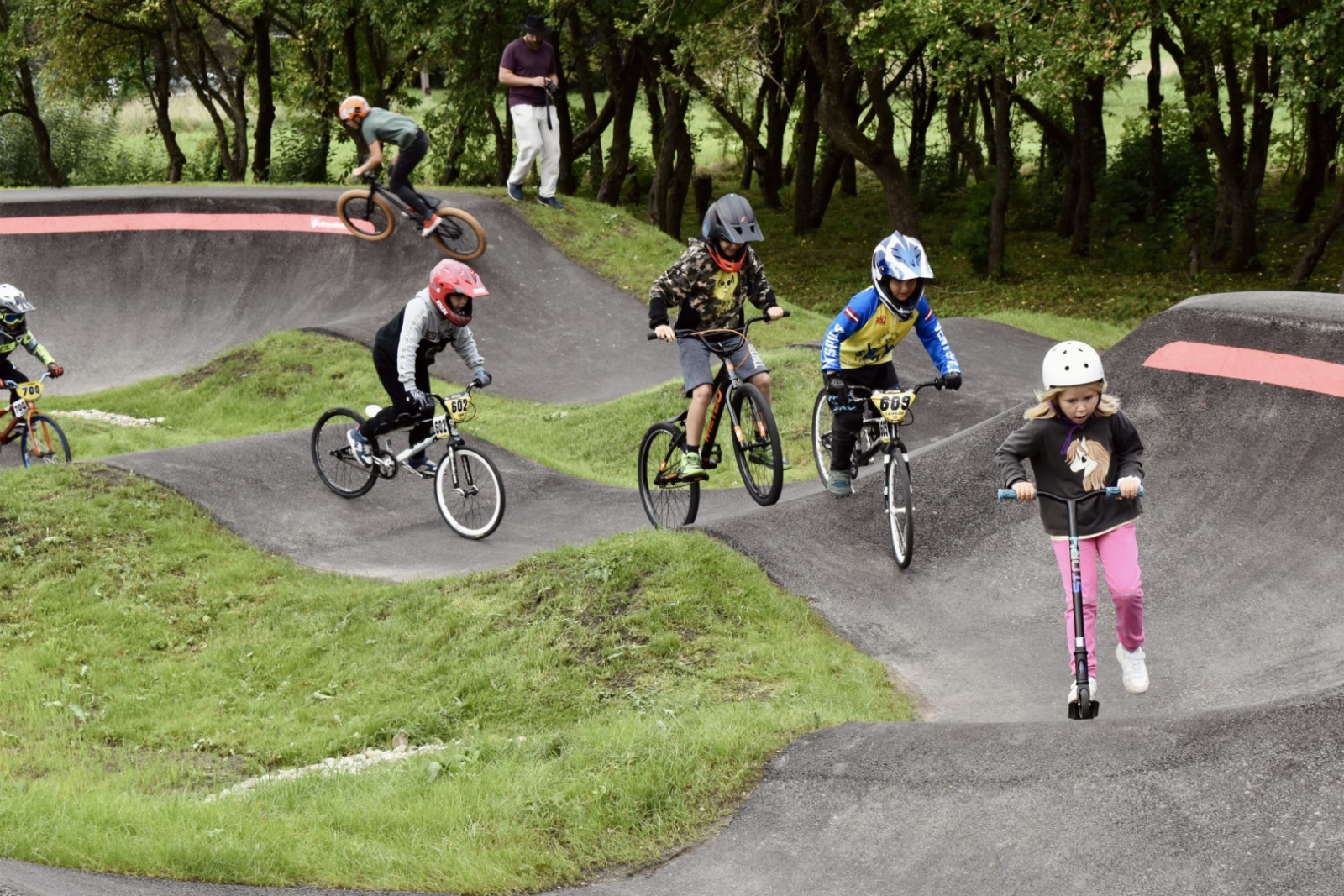 Tārgales velotrase ar velobraucējiem