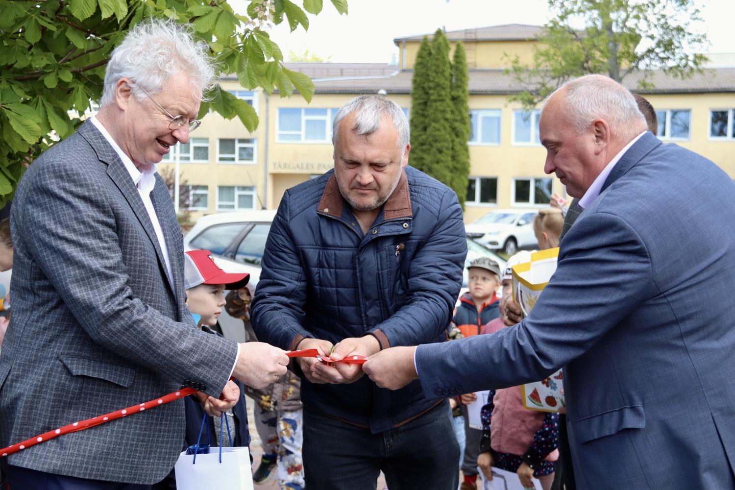 Tiek pārgriezta svinīgā lente