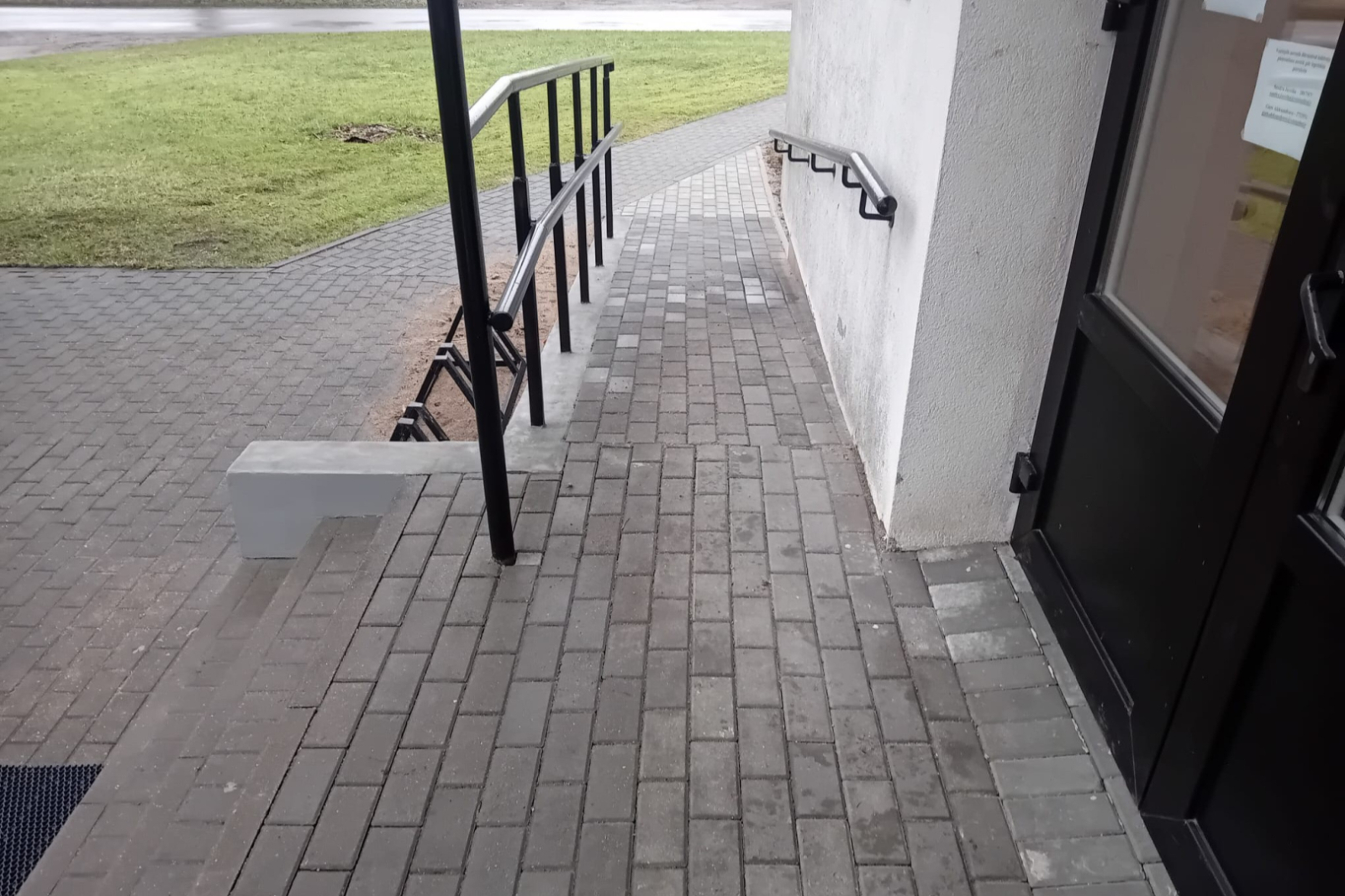 Tārgales pagasta pārvaldes ēkā veikti ieejas mezgla un telpu atjaunošanas darbi