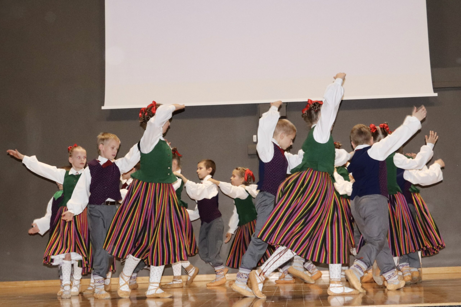Dejo bērnu deju kolektīvs