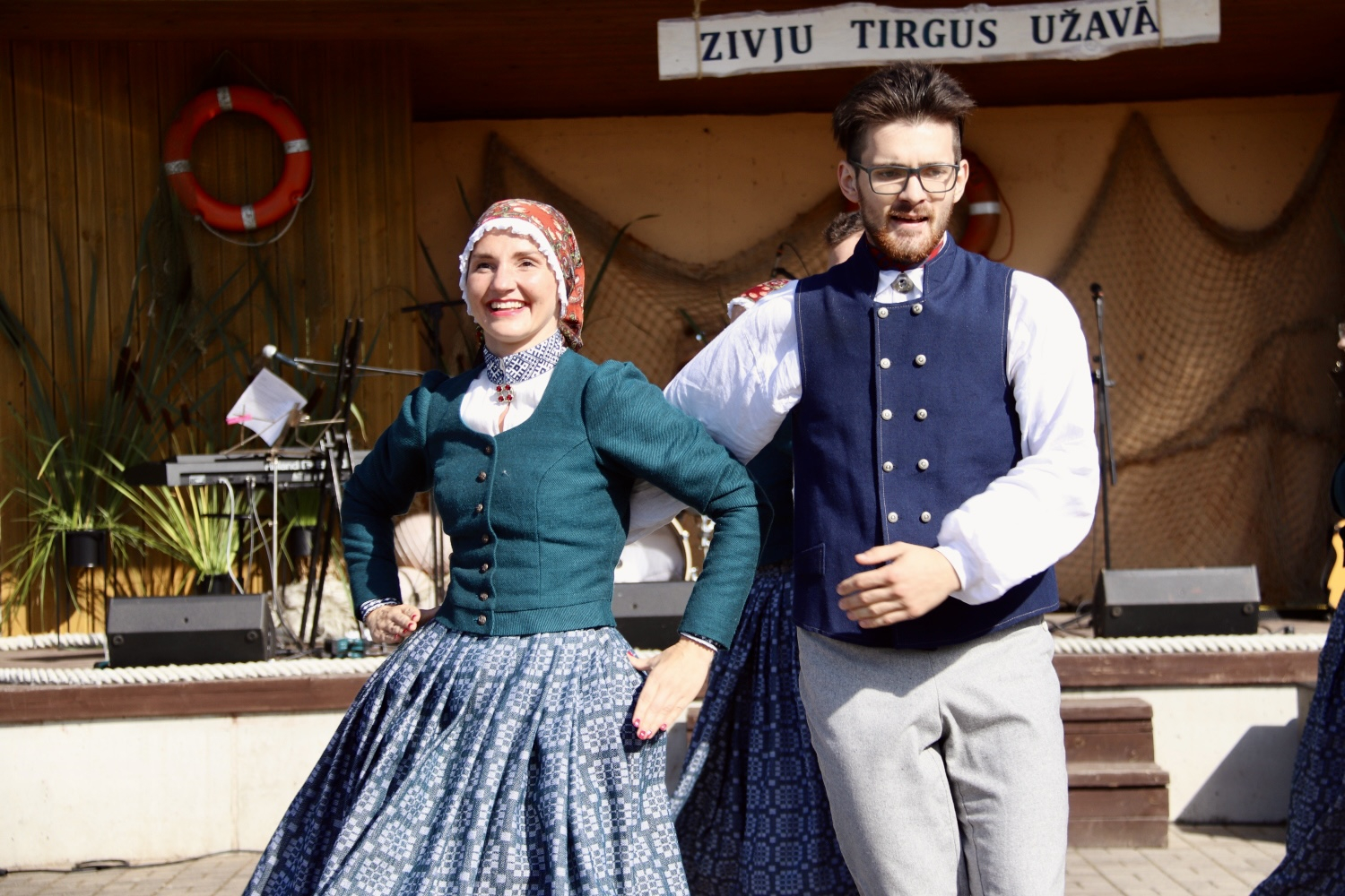 Dejo tautas deju kolektīvs